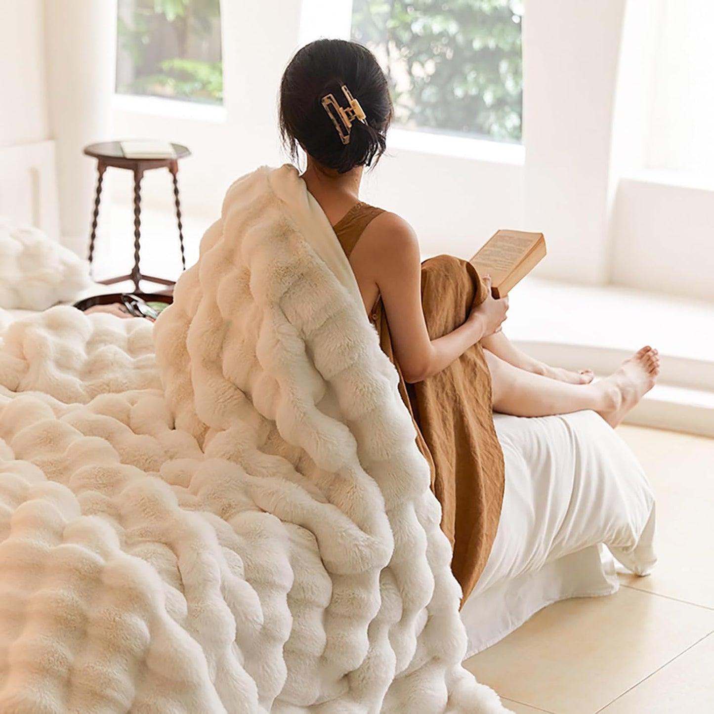 Faux Rabbit Fur Throw Blanket, Luxury Soft Warm Bubble Blanket for Bed, Couch, Sofa, Beige, 50" X 60"