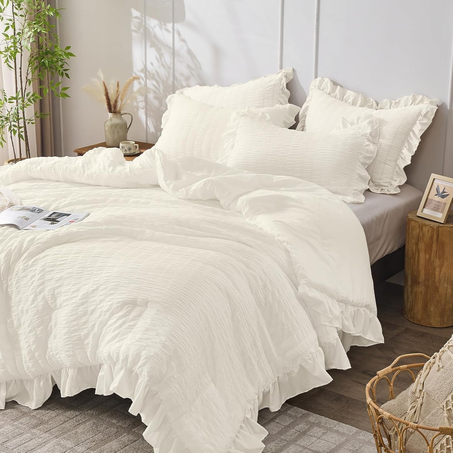 JOLLYVOGUE Ivory Twin Size Comforter Set, 2 Pieces Seersucker Lightweight Fluffy Bedding Set, Twin Ruffle Comforter, All Season Soft Microfiber Shabby Chic Bed Set