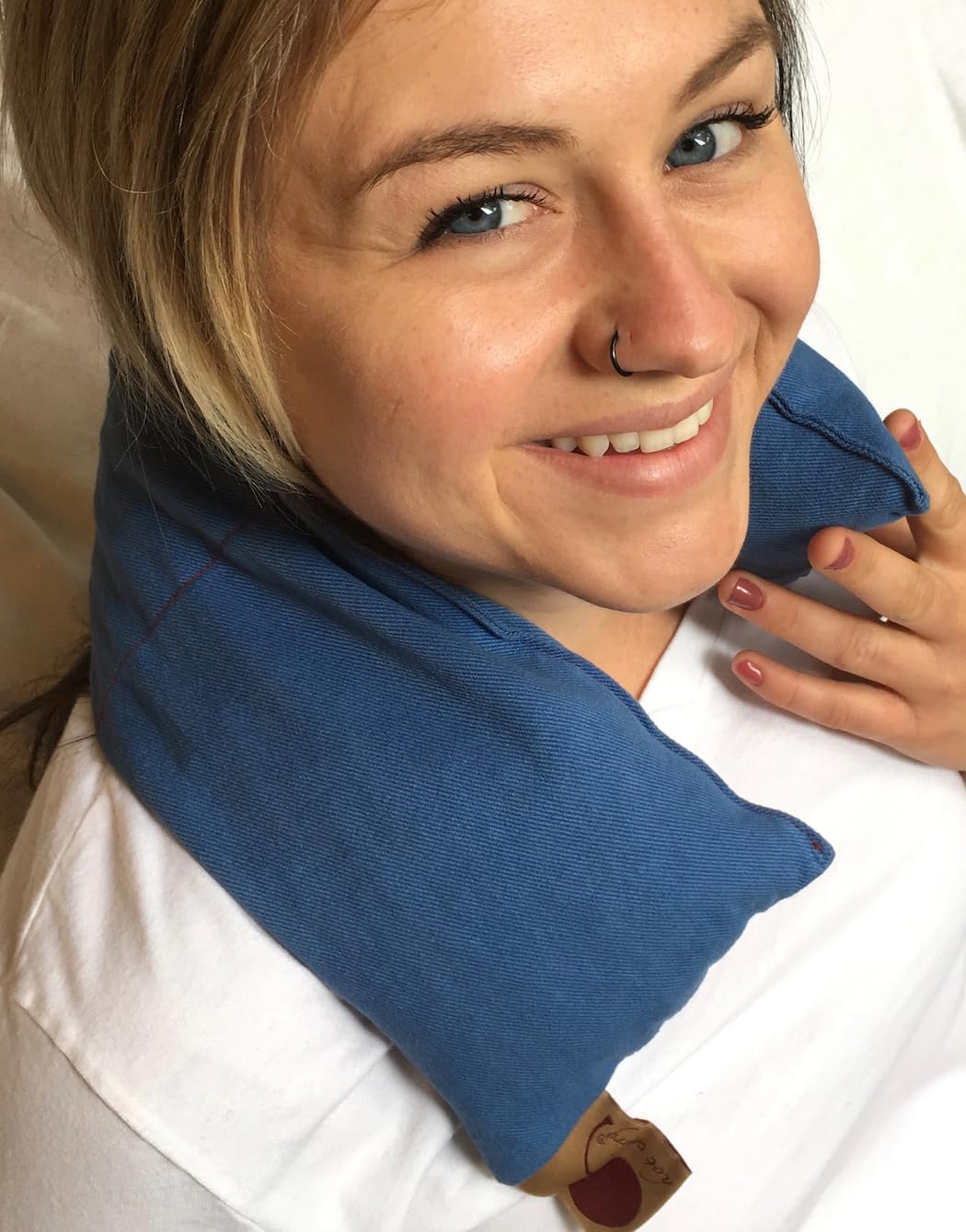 Neck Wrap Blue Denim Cherry Pit-Stone Pillow, Microwavable Hot/Cold Compress, Sustainable Moist Heat Pack, Shoulder Pain Relief, Washable, Spa Gift