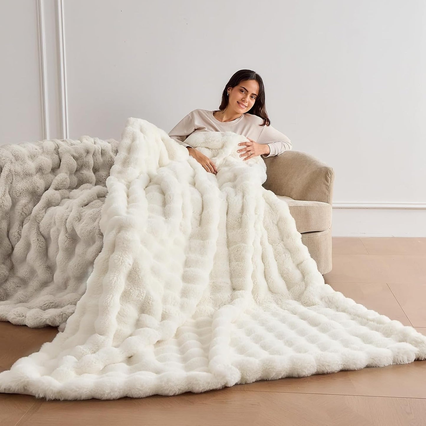 Fluffy Blanket for Couch Soft Luxury Faux Rabbit Fur Throw Cozy Fuzzy Plush Bubble Blanket Thick Warm Decorative Throw for Bed, Sofa (King Size 108''x90'', Cream White)