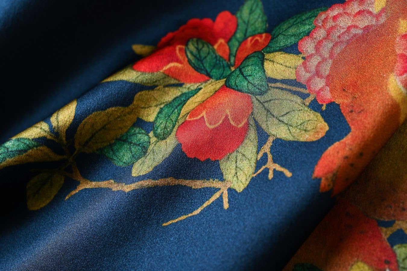 Women's Silk Kimono Robe Long Bathrobe Nightgown 100% Mulberry Silk for Women - Classic Floral Pattern