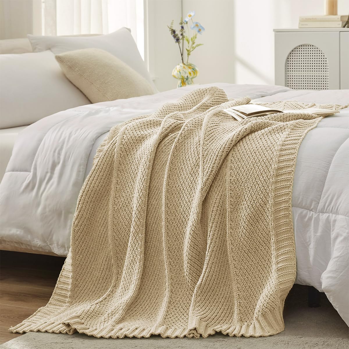 Amélie Home Chevron Chenille Knit Throw Blanket for Couch, Cozy Texture Decorative Soft Blanket for Sofa & Chair, 60"x80", Beige