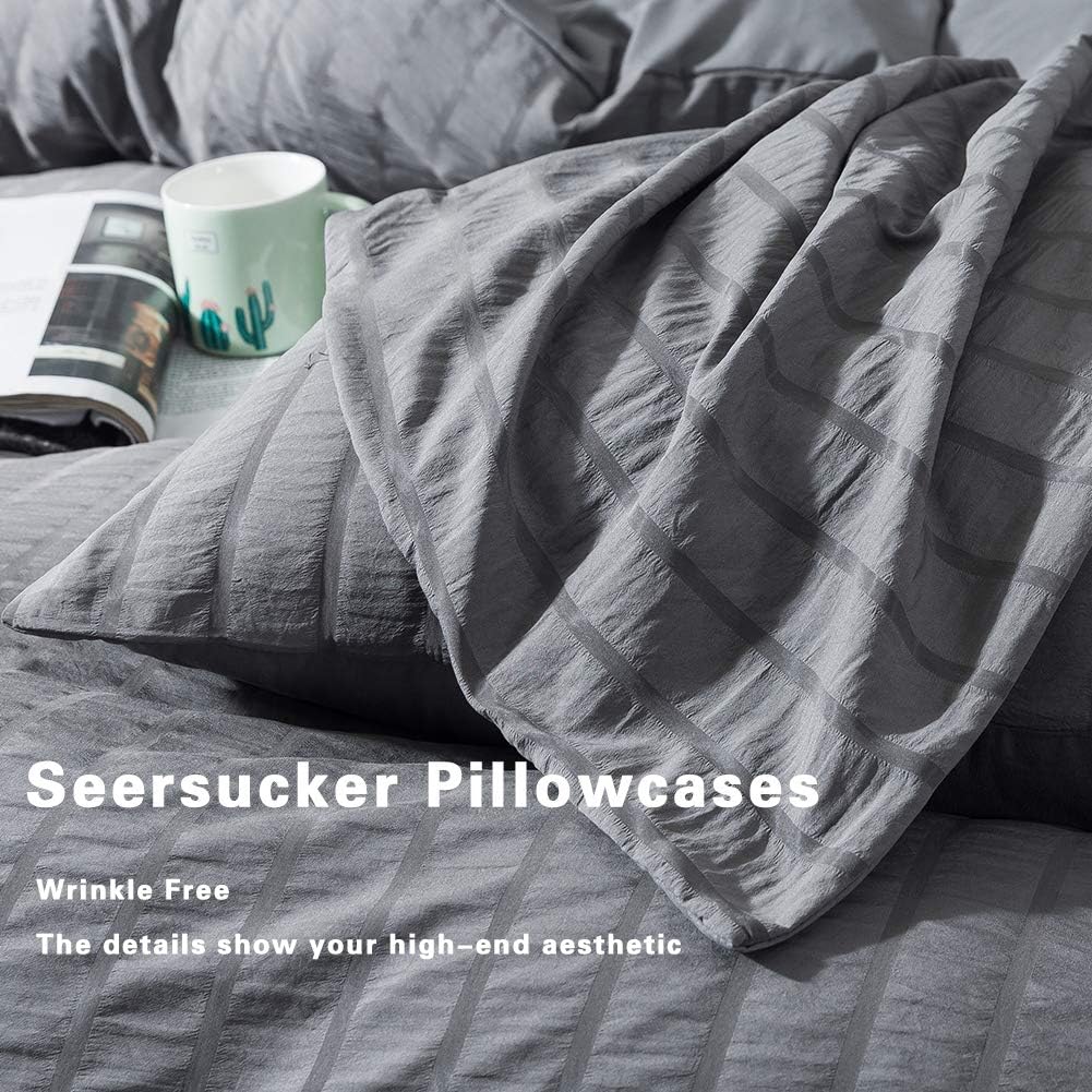 AveLom Seersucker Duvet Cover Set California King Size (104 x 98 inches), 3 Pieces (1 Duvet Cover + 2 Pillowcases), Grey Soft Washed Microfiber, Textured Duvet Cover with Zipper Closure, Corner Ties