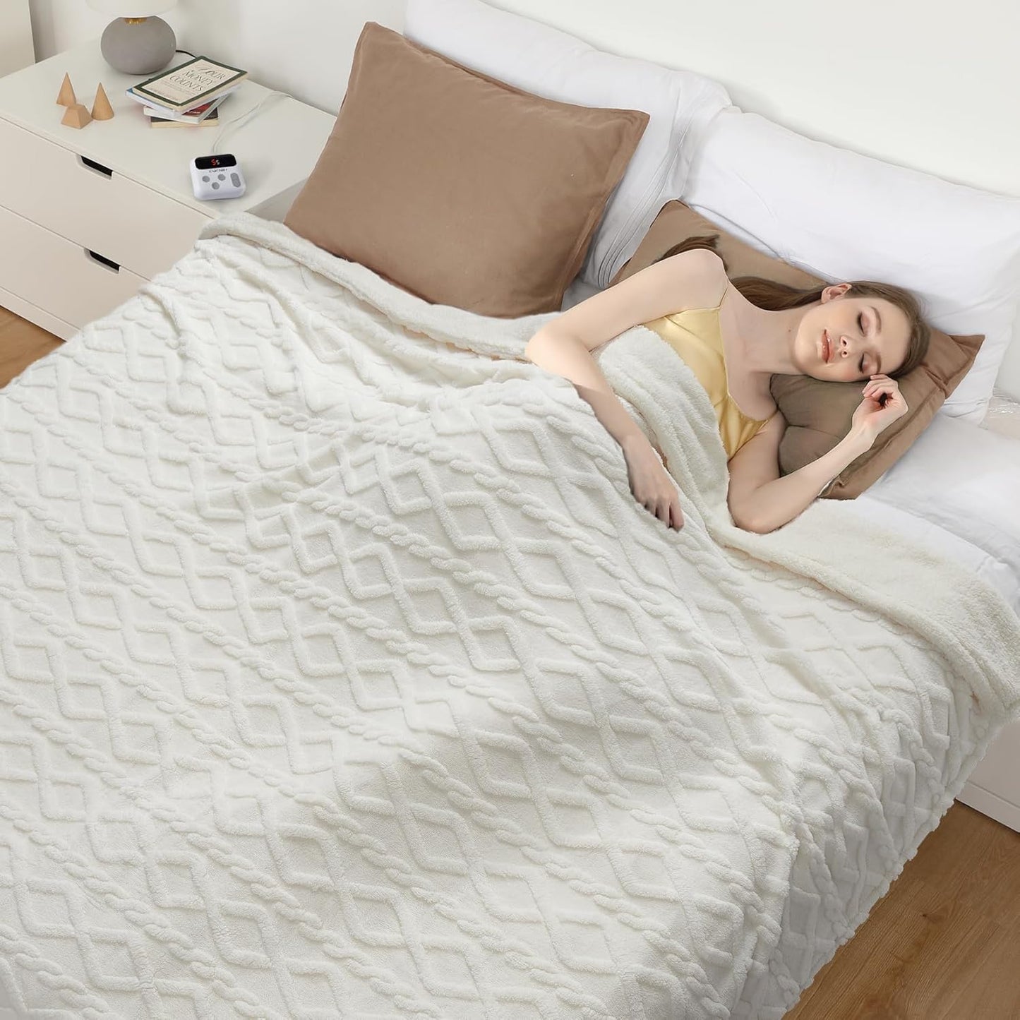 CAROMIO Electric Blanket Queen Size Dual Control - Thick Tufted Sherpa Heated Blanket Queen with 10 Heating Levels and 10 Time Settings, ETL Certified Fast Heating Blanket Queen Size 84"×90", White