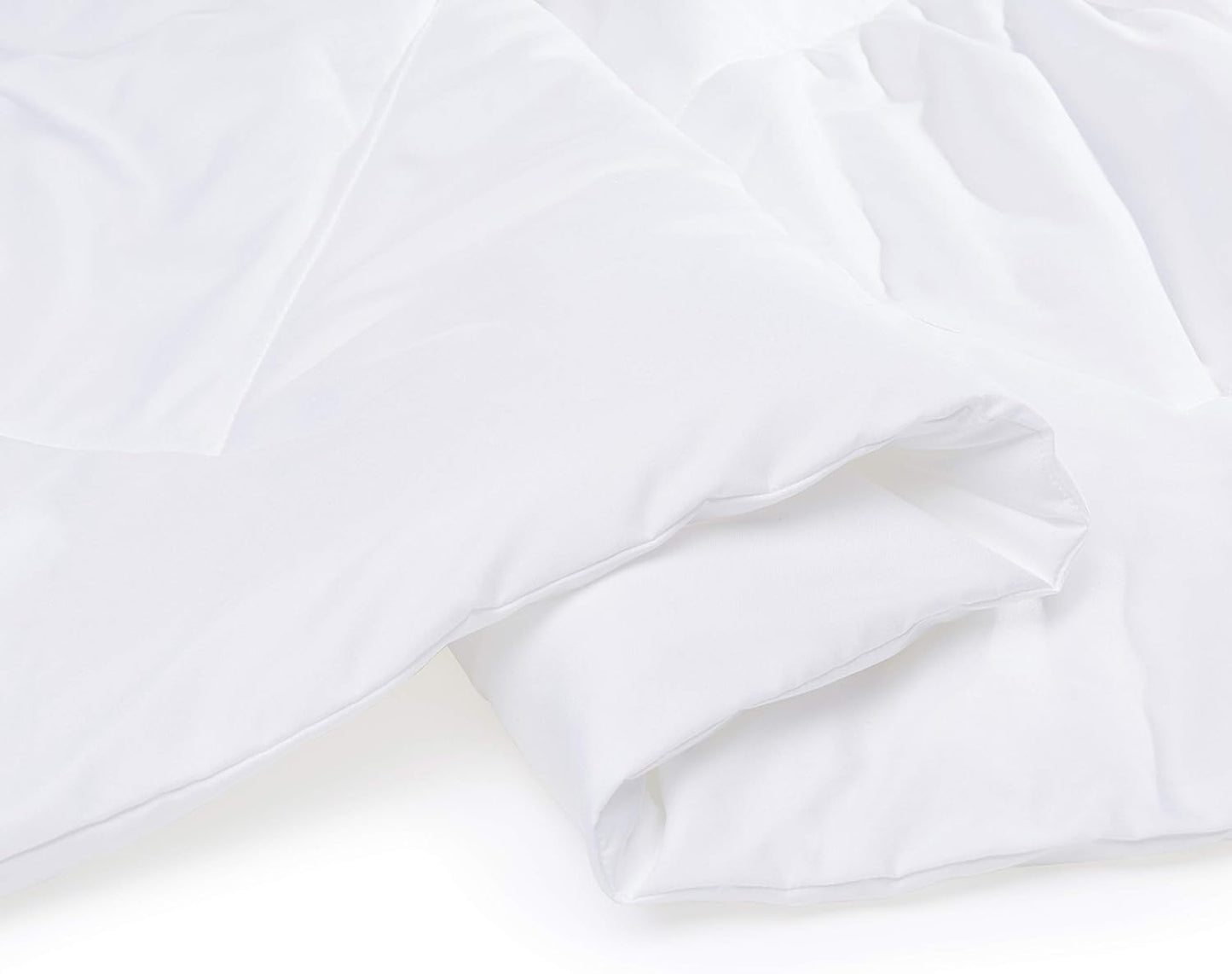 Amazon Basics Comforter Blanket Full/Queen, Reversible Lightweight Microfiber All Season Blanket, White