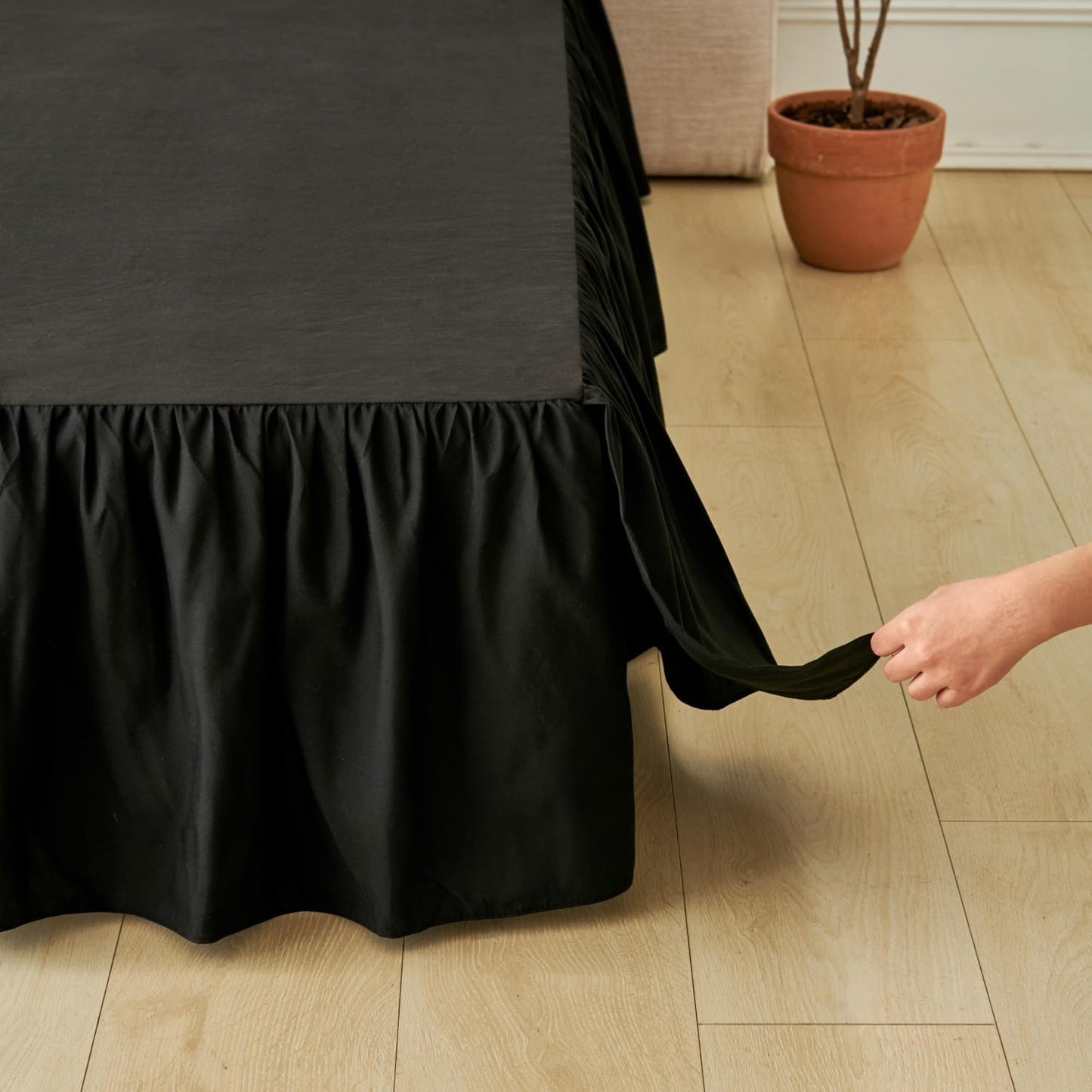 Bed Skirt Queen Size Ruffled Bed Skirt with Split Corners, Queen Bed Skirts 14 Inch Drop with Platform, Black, 14'' Queen