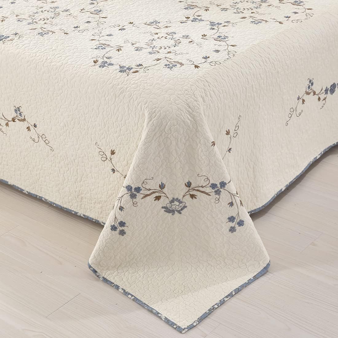 vctops 3-Piece Elegant Floral Embroidered Bedspread Coverlet Set 100% Cotton Reversible Patchwork 1 Quilt and 2 Pillow Shams Full/Queen, Flower B