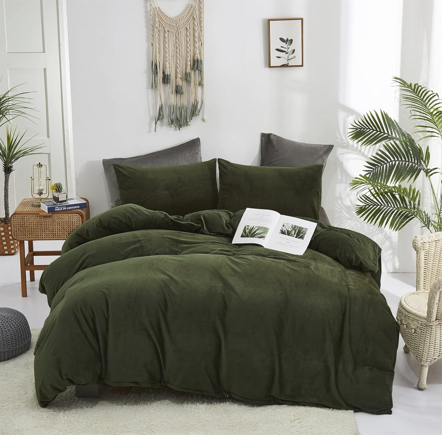 Cottonight Army Green Velvet Comforter Set King Olive Green Flannel Plush Bedding Set Fluffy Blanket Quilts Winter Warm 3 Piece Velvet Comforter Set for King Bed