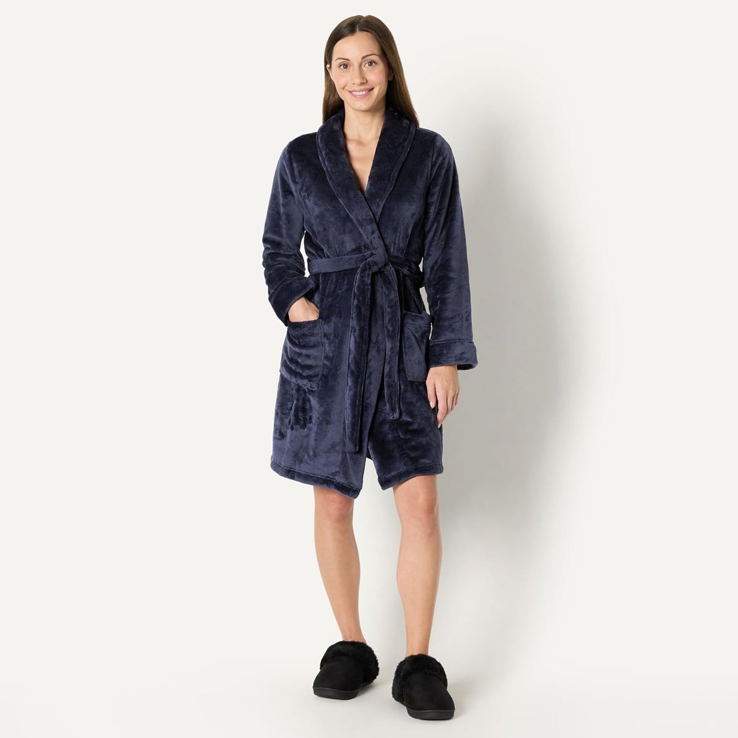 Amazon Essentials Women's Mid-Length Plush Robe (Available in Plus Size)