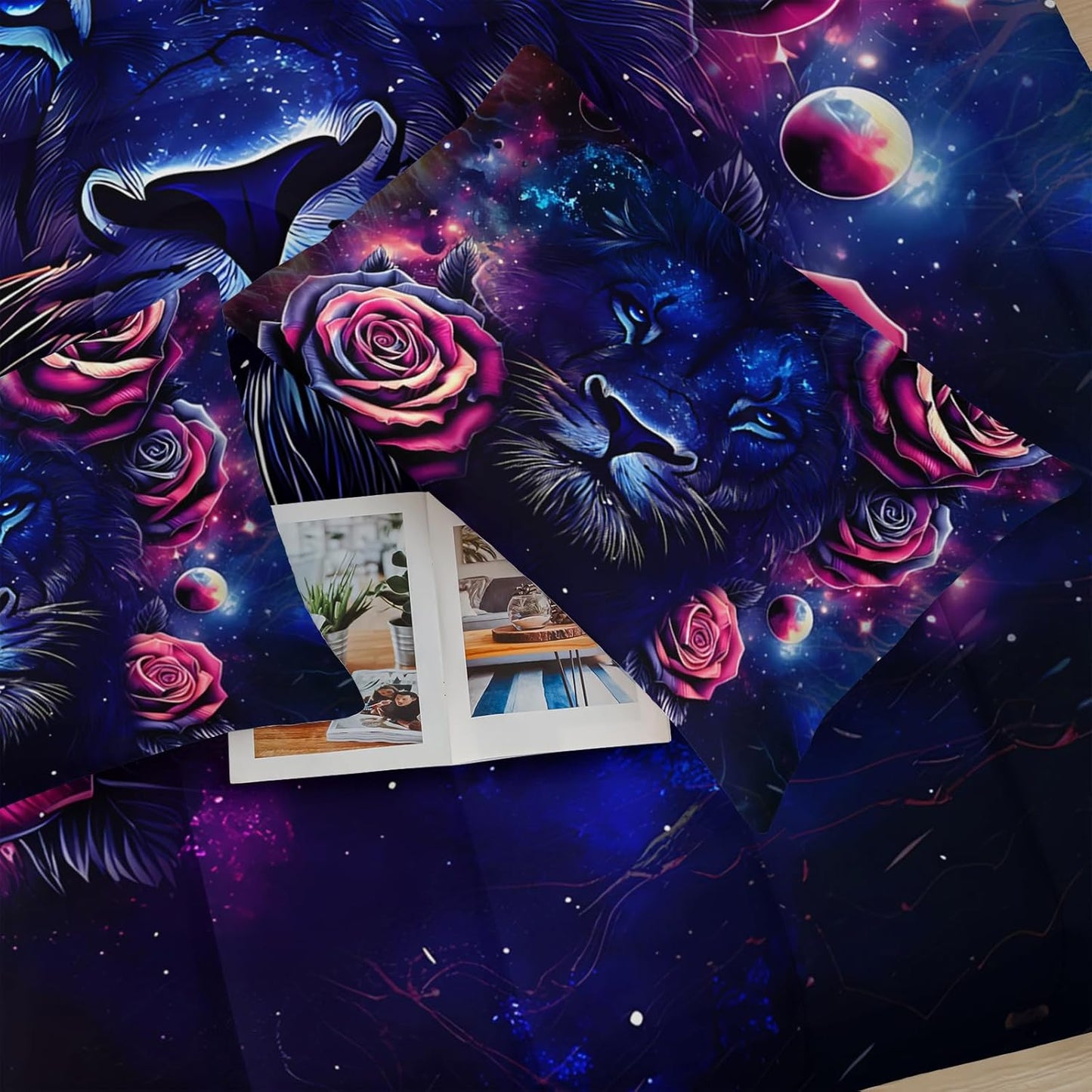 Black and Red Galaxy Roses Lion Comforter Set Queen Size，Queen Size Bedding Set Animal Print，Jungle Animal Bedroom Decor，with 1 Comforter with 2 Pillow Case