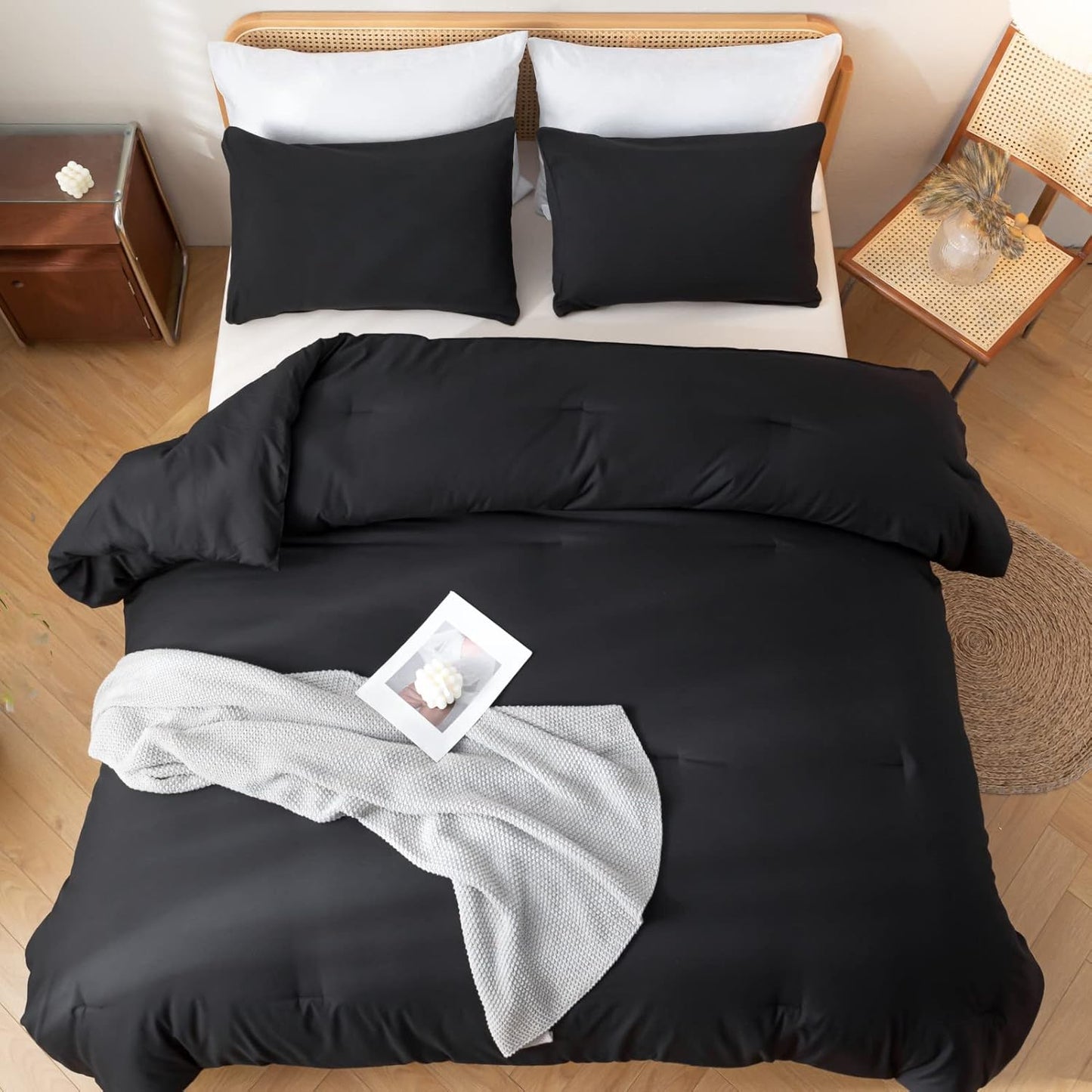 ROSGONIA Oversized King Comforter 128x120, 3pcs Super King Plus (1 Black Comforter & 2 Pillowcases) Lightweight Oversized King Bedding Set Blanket