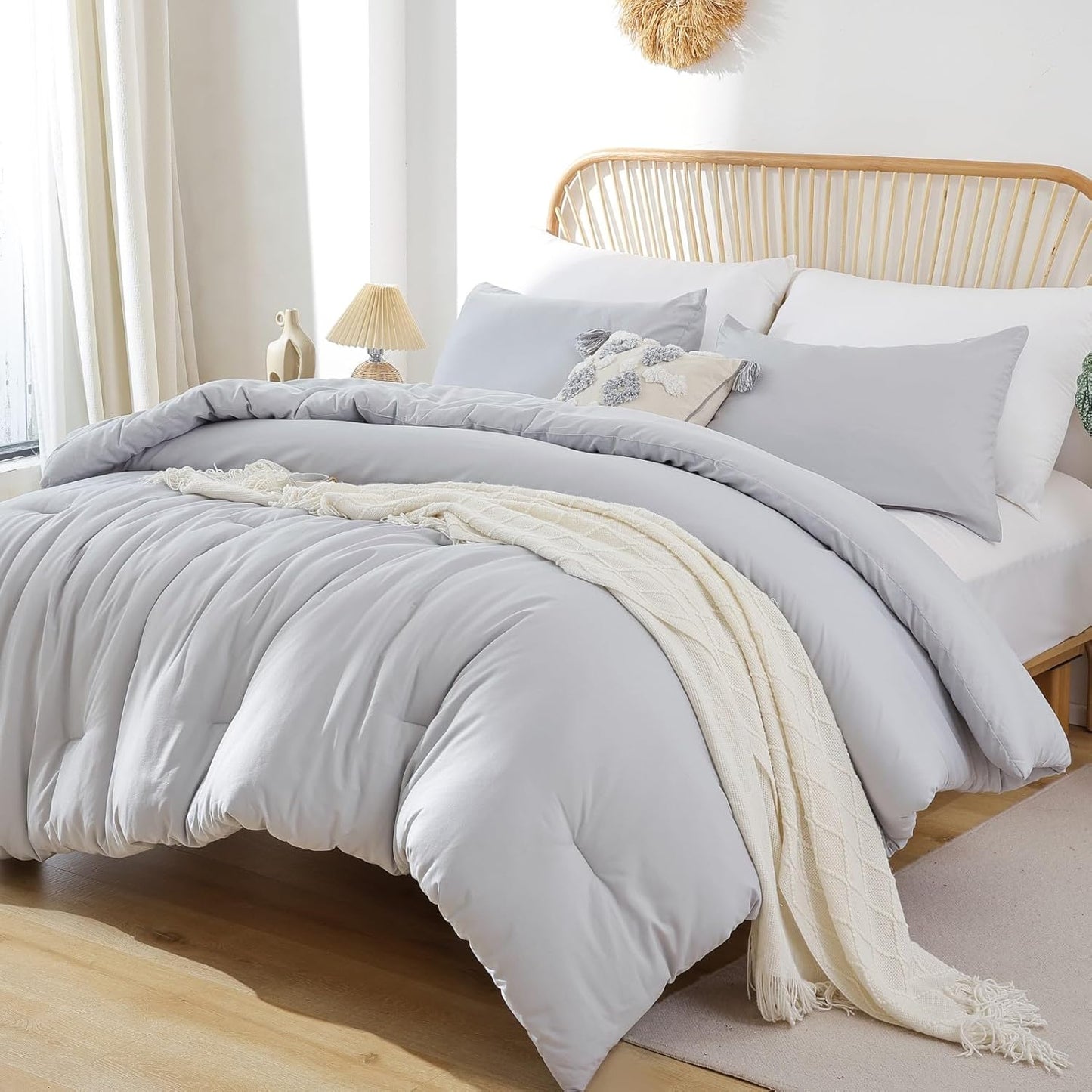 ROSGONIA Gray Comforter Set Queen, 3pcs(1 Boho Light Grey Comforter & 2 Pillowcases) All Season Soft Bedding Lightweight Bedspread Blanket Quilt