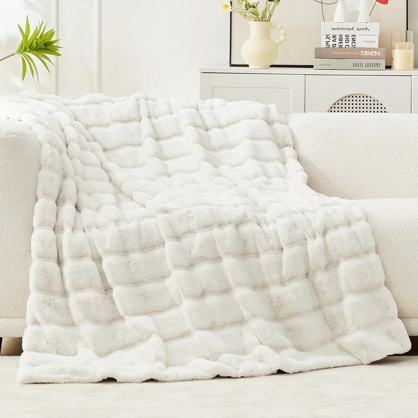 Cozy Bliss Faux Fur Throw Blanket for Couch, Cozy Soft Plush Thick Winter Blanket for Sofa Bedroom Living Room, 50 * 60 Inches Beige