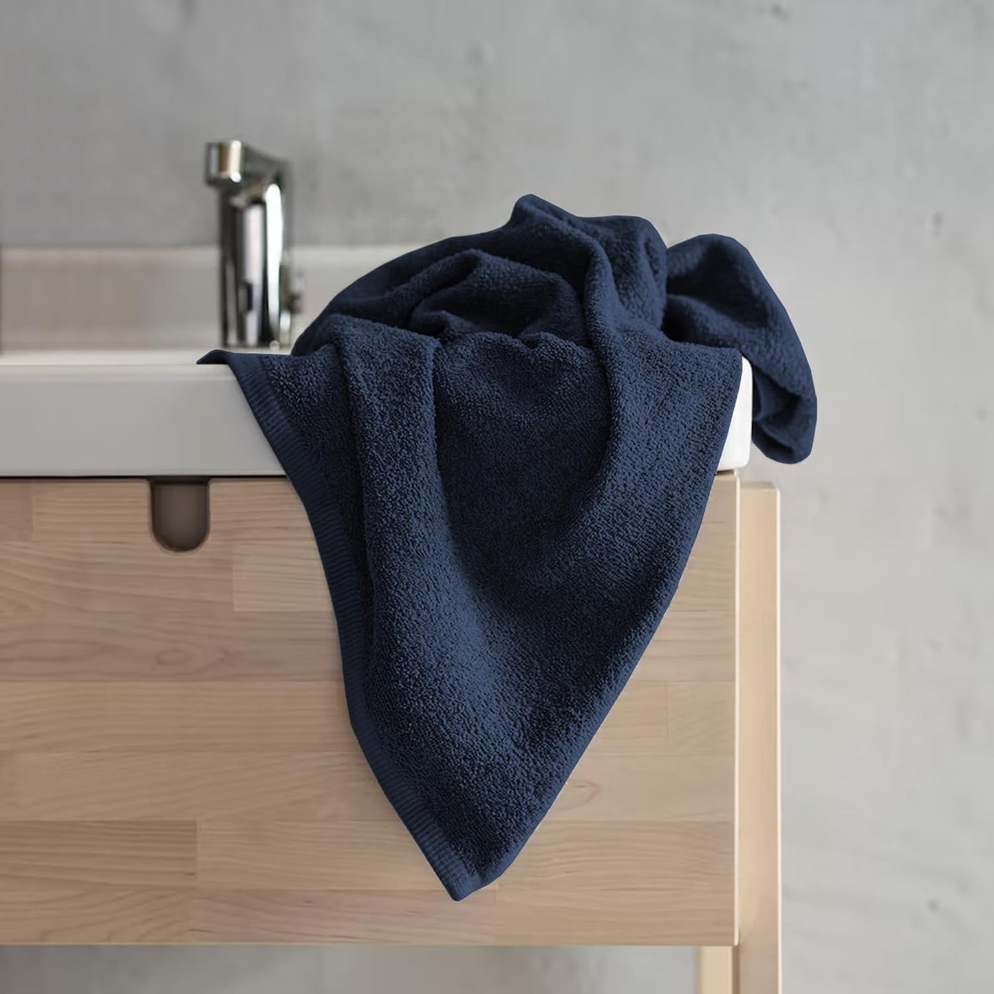 Delara 100% Organic Cotton Towels 650 GSM Plush Feather Touch Quick Dry Bath Towel, Pack of 8 GOTS Certified, Oeko-Tex Green Certified, Organic Cotton Bath Towel, 30"X58"