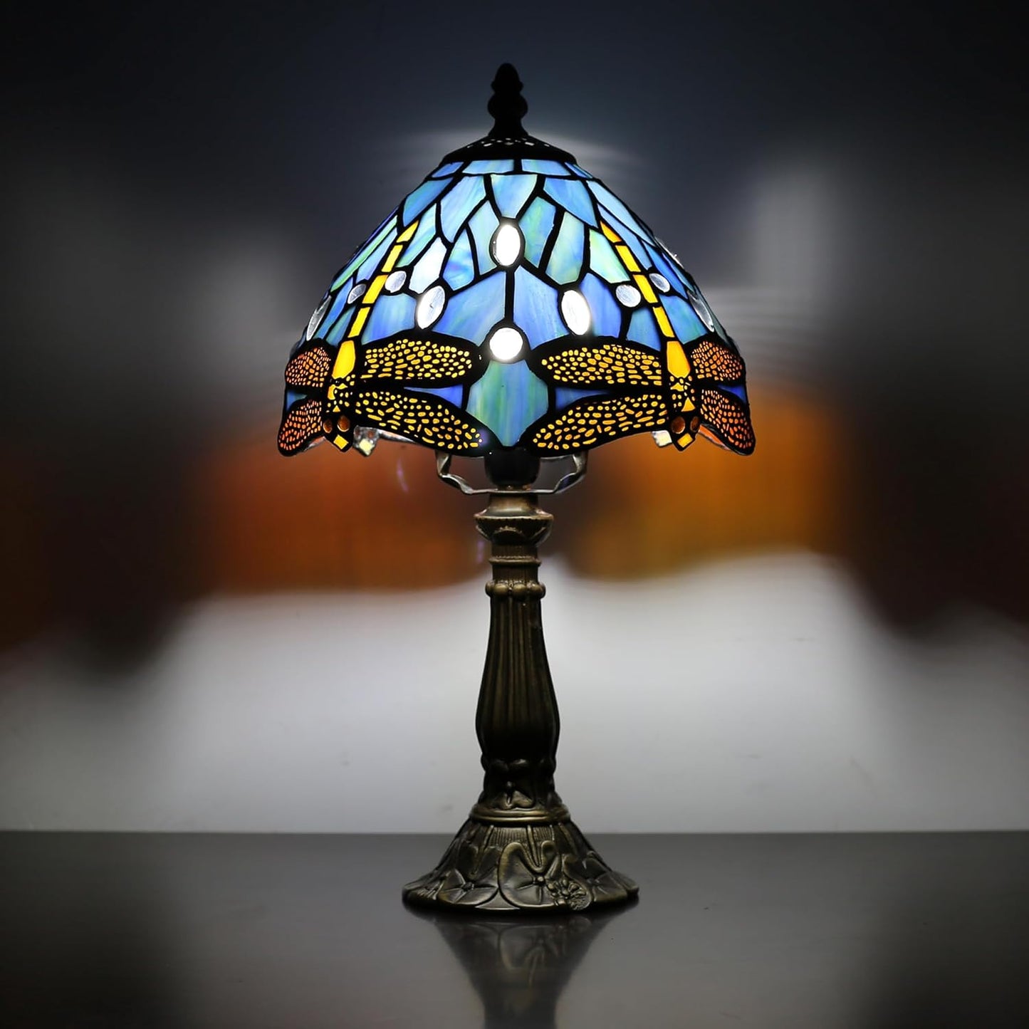 Tiffany Table lamp 8-inch Small Stained Glass lamp in a Vintage Dragonfly Pattern Style can be Used as a Decoration for The Living Room Bedside in The Bedroom or Desk