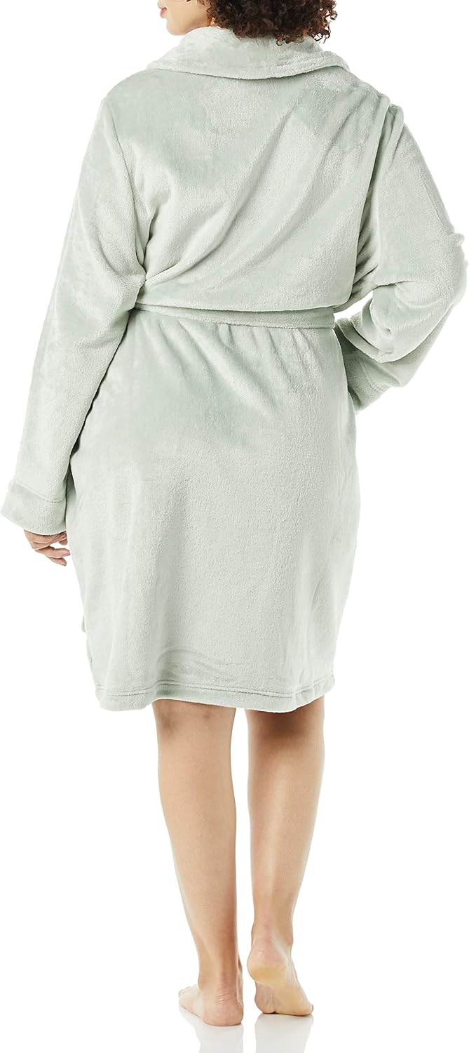 Amazon Essentials Women's Mid-Length Plush Robe (Available in Plus Size)