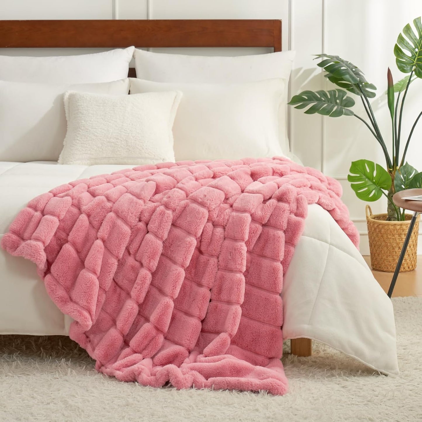 Cozy Bliss Faux Fur Throw Blanket for Couch, Cozy Warm Plush Striped Blanket for Sofa Bedroom Living Room, 60 * 80 Inches Pink