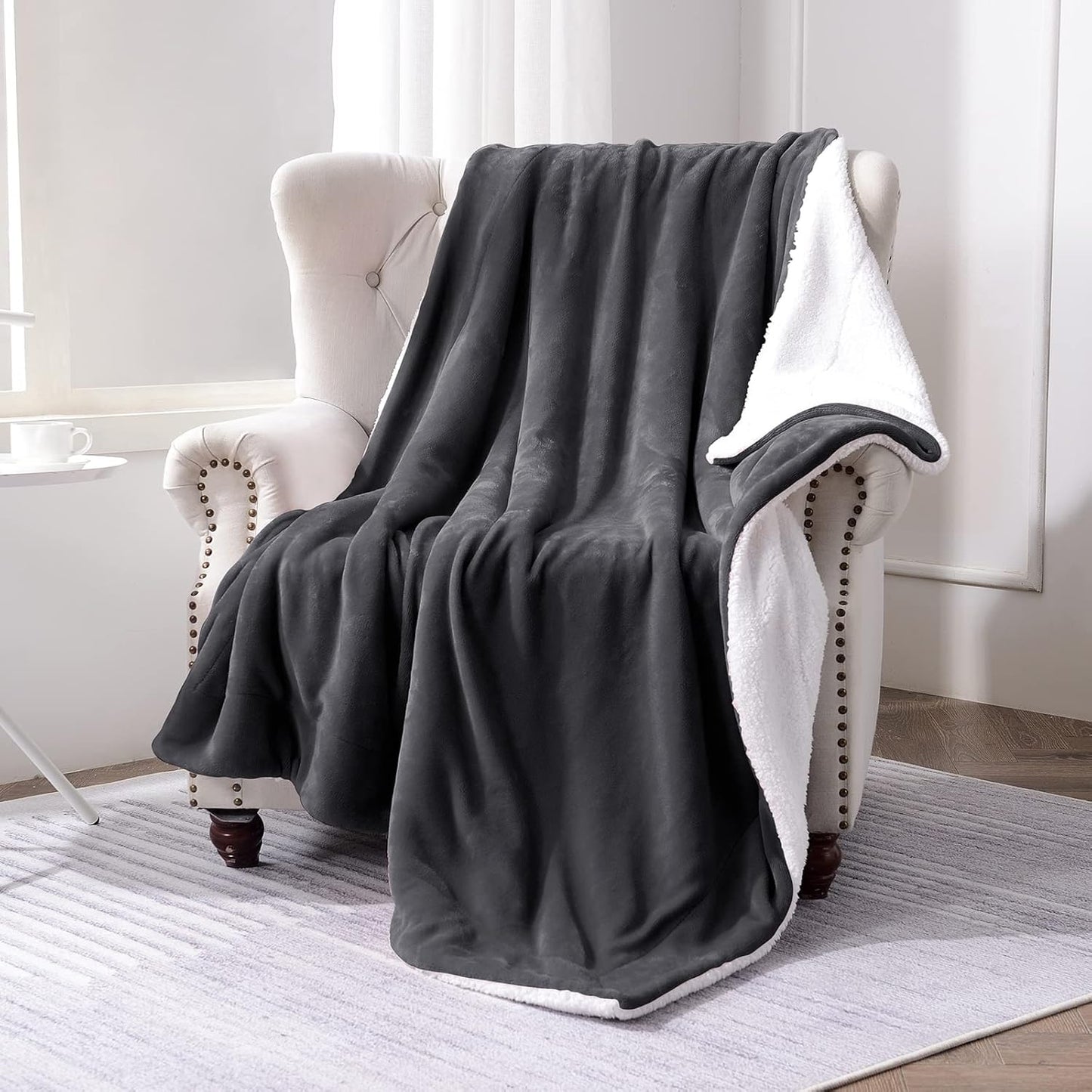 SOCHOW Sherpa Fleece Throw Blanket, Reversible Super Soft Luxurious Plush Blanket Twin Size, Dark Grey