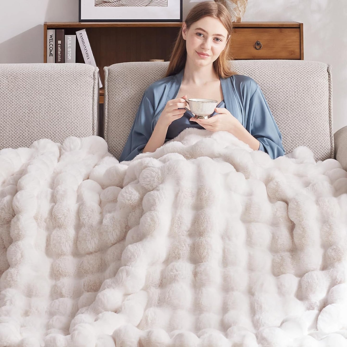 Heated Blanket Throw with 1/2/4/6/8 Hours Auto-Off 10 Heat Level, 50'' * 60'' Cozy Faux Rabbit Fur Bubble Electric Blanket with Overheat Protection(White)