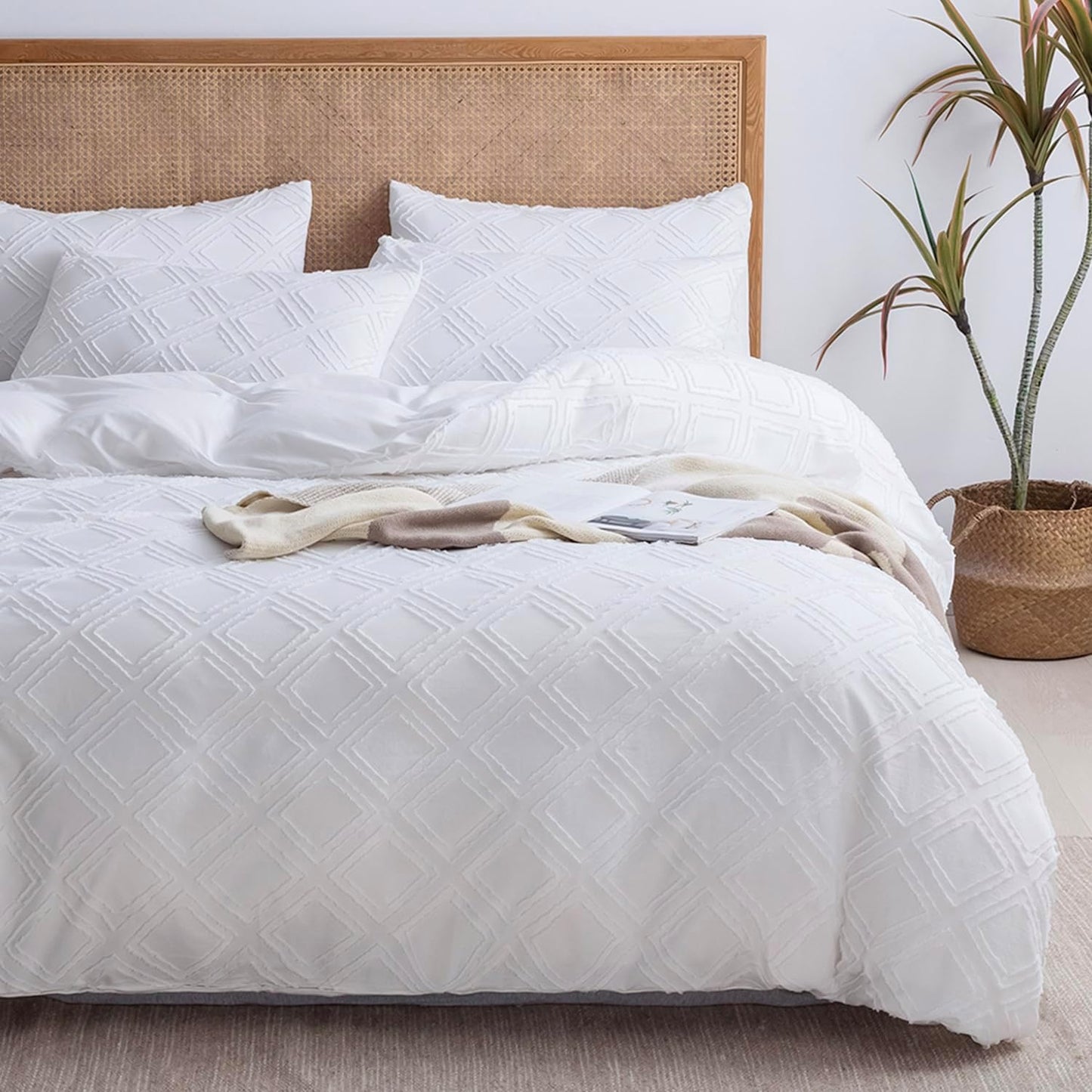 JELLYMONI Duvet Cover Queen Size Bright White - 3PCS Boho Duvet Cover Set Plaid Polyester Tufted Bohemian Jacquard Knit Textured Comforter Cover 90×90in Rhombic Geometric Pattern Zipper Corner Tie