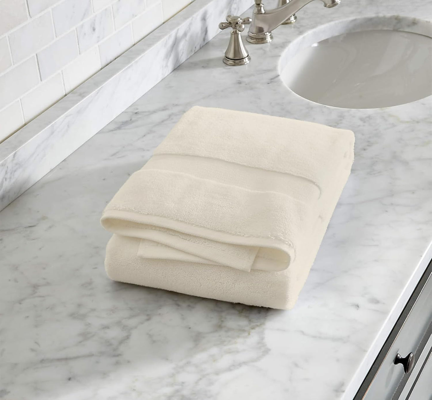Delara 100% Organic Cotton Towels 650 GSM Plush Feather Touch Quick Dry Bath Towel, GOTS Certified, Oeko-Tex Green Certified, Organic Cotton Bath Towel, 30"X58"