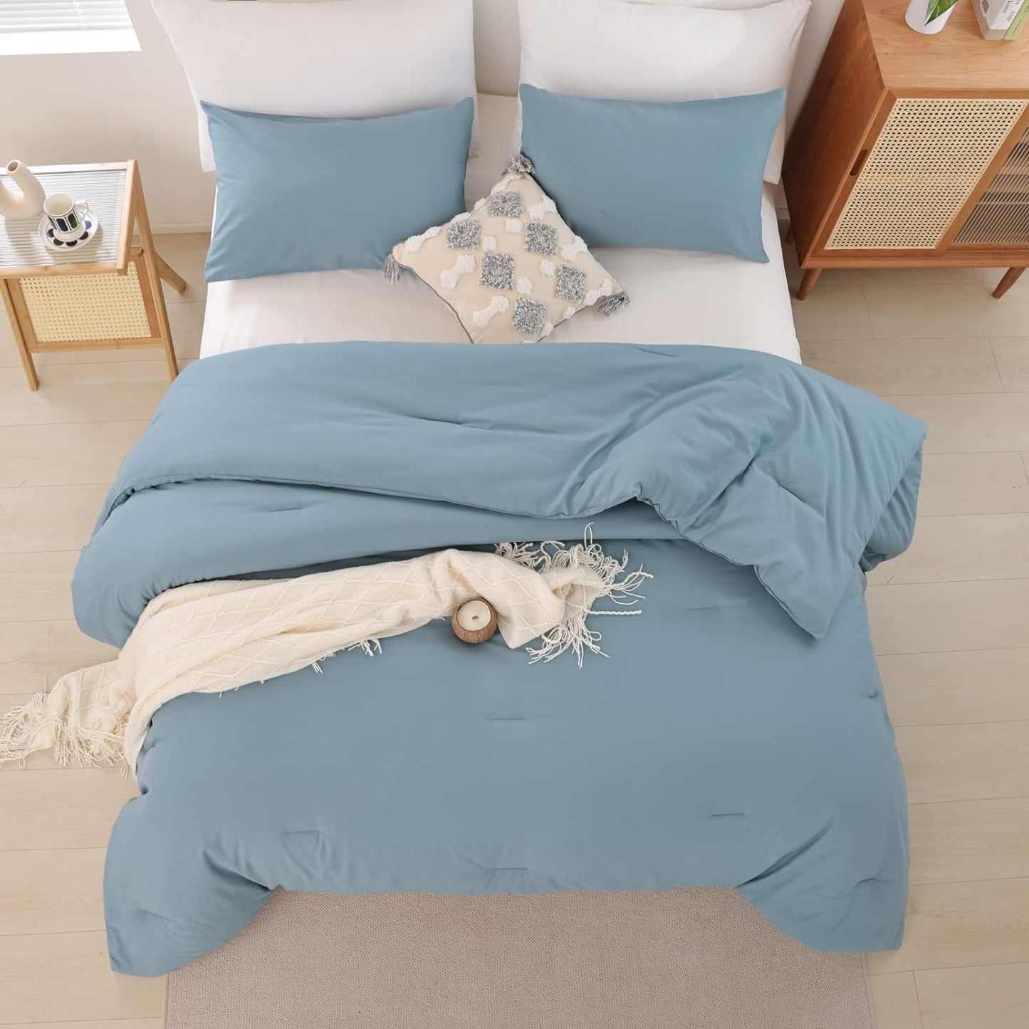 ROSGONIA Oversized King Comforter Dusty Blue, 3pcs (1 Boho Comforter & 2 Pillowcases) Lightweight Oversized King Size Comforter Sets Bedding Blanket