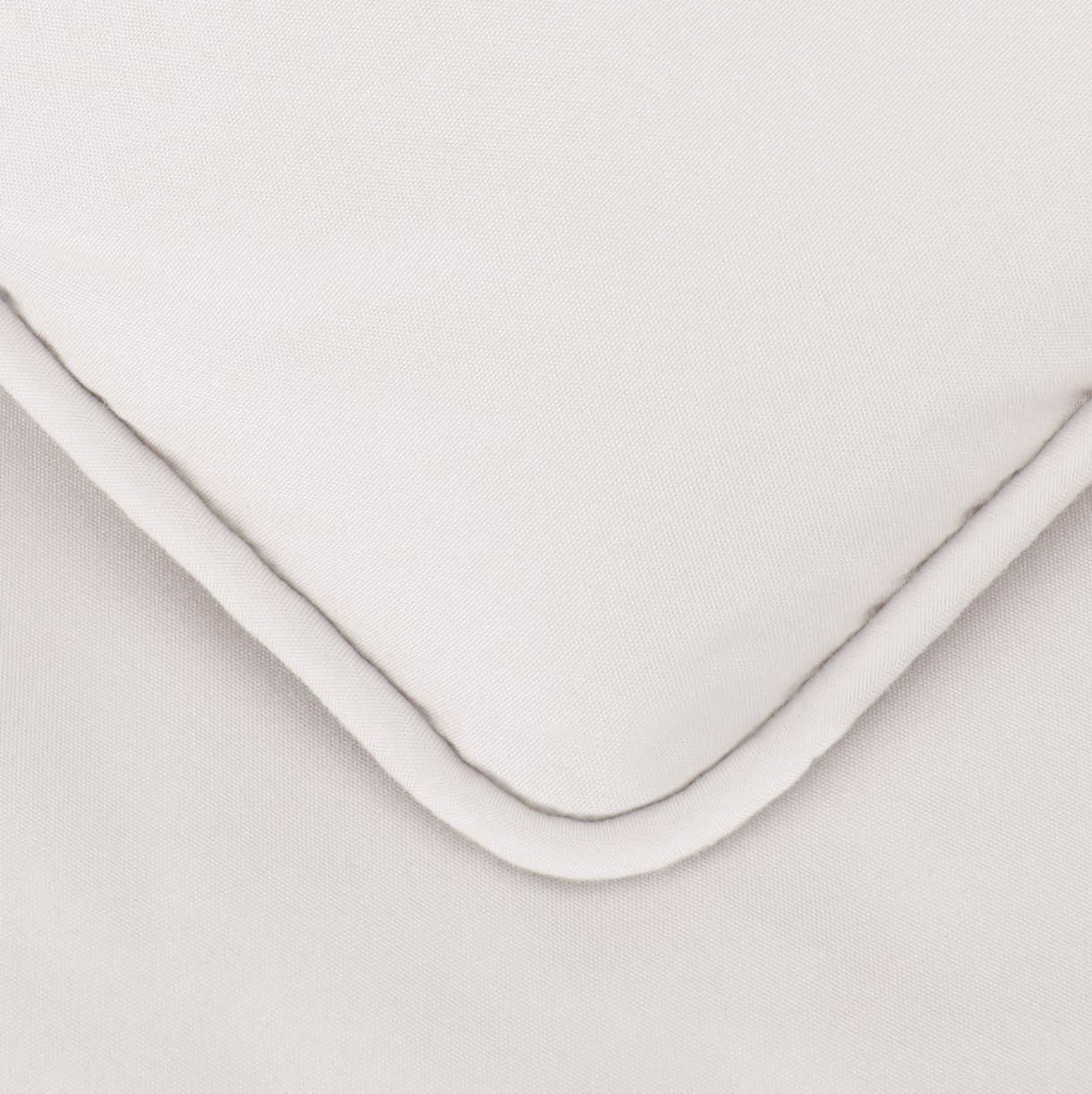 Amazon Basics Warm, Soft King Size All-Season Down-Alternative 3-Piece Comforter Bedding Set, Pinch Pleat With Piped Edges Design, Cream