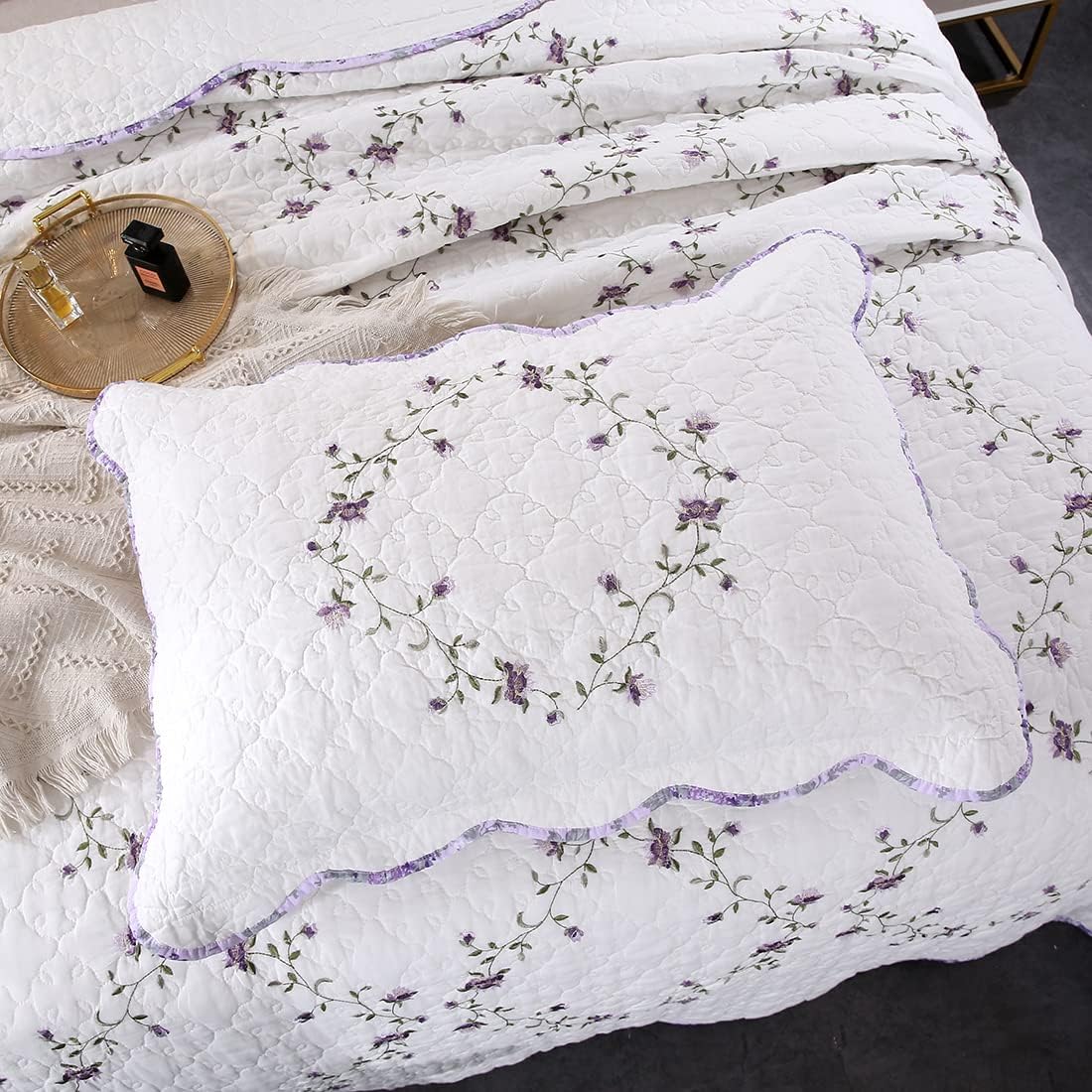 vctops 3-Piece Elegant Floral Embroidered Bedspread Coverlet Set Oversize Queen 100% Cotton Reversible Patchwork 1 Quilt and 2 Pillow Shams (Purple,Oversize Queen)