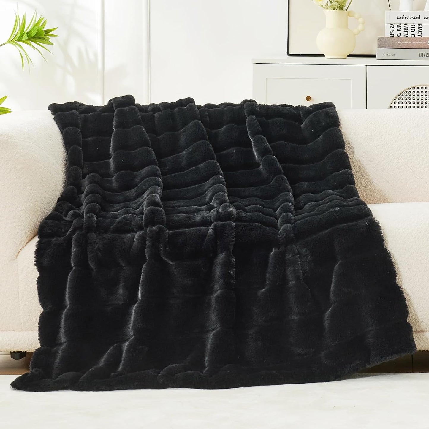 Cozy Bliss Faux Fur Throw Blanket for Couch, Cozy Warm Plush Striped Blanket for Sofa Bedroom Living Room, 60 * 80 Inches Black