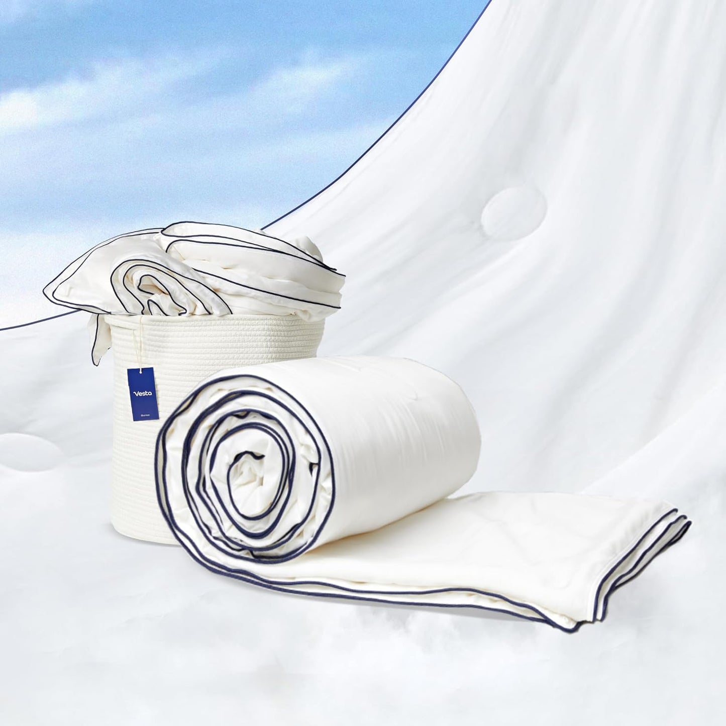 Vesta All-Season Silk Comforter, Quilt and Duvet Insert for Hot Sleepers, 100% Silk Fill with 100% Cotton Shell, Luxuriously Soft, Moisture-Wicking, Queen Size (White, Silk Weight: 3.2lbs)