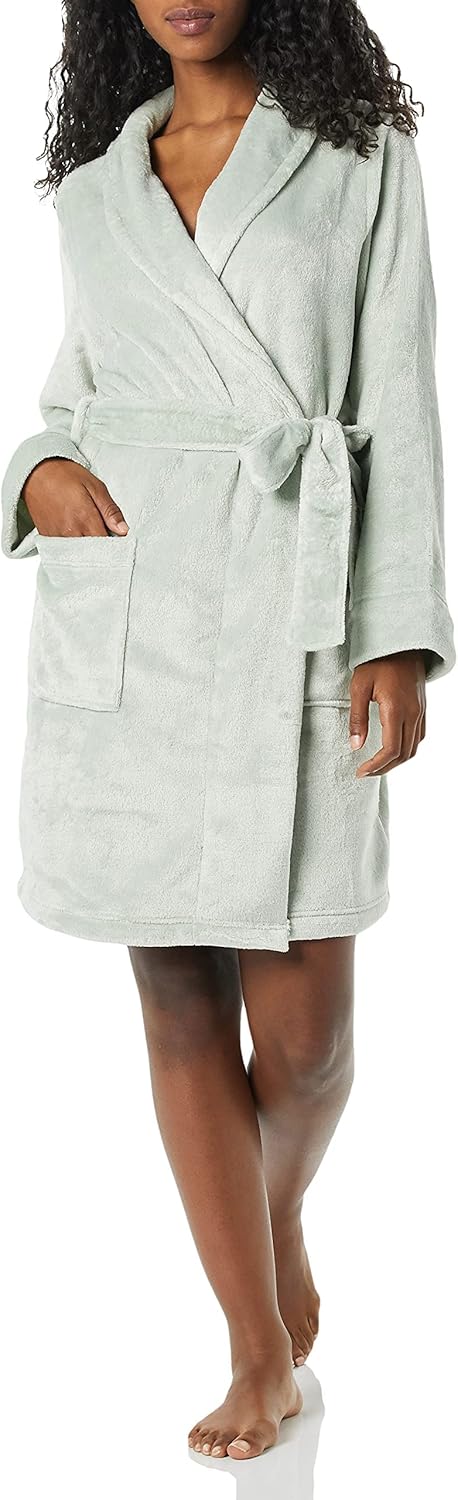 Amazon Essentials Women's Mid-Length Plush Robe (Available in Plus Size)