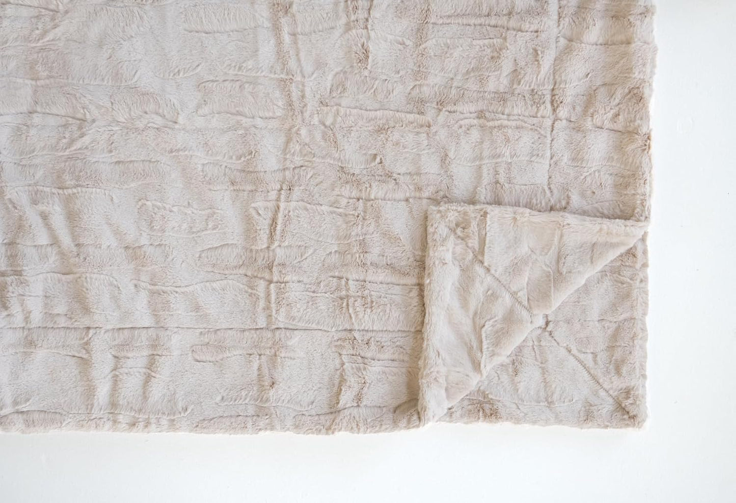 Minky Couture Sorbet Blanket - Ultra-Soft Throw for Silky Smooth Comfort - Premium Decorative Throw - Midweight, Breathable Fabric - Machine Washable Adult, Almond Croissant