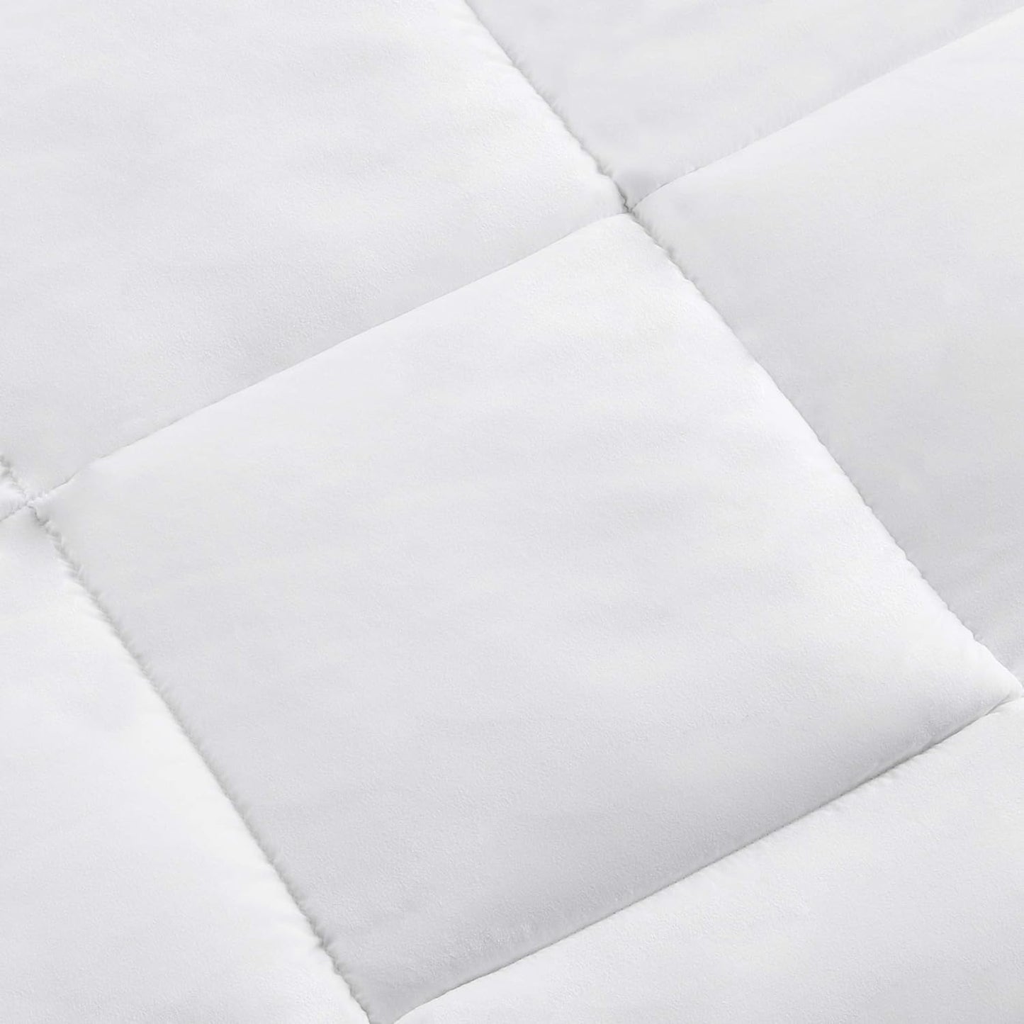 Amazon Basics White Down Alternative Comforter and Duvet Insert with Corner Tabs (Twin, Warm)