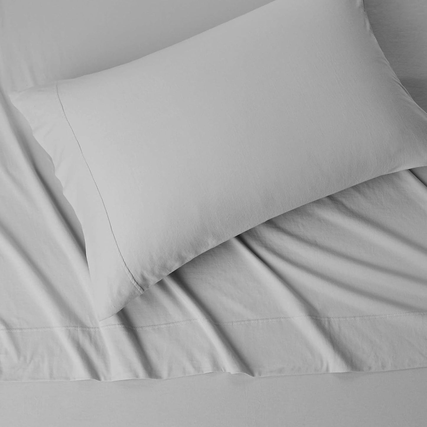 Amazon Basics 3 Piece Bed Sheets Set, 100% Cotton Jersey, Includes Super Soft, Flat and Fitted Sheets, Pillowcase, Toddler, Light Gray, Solid