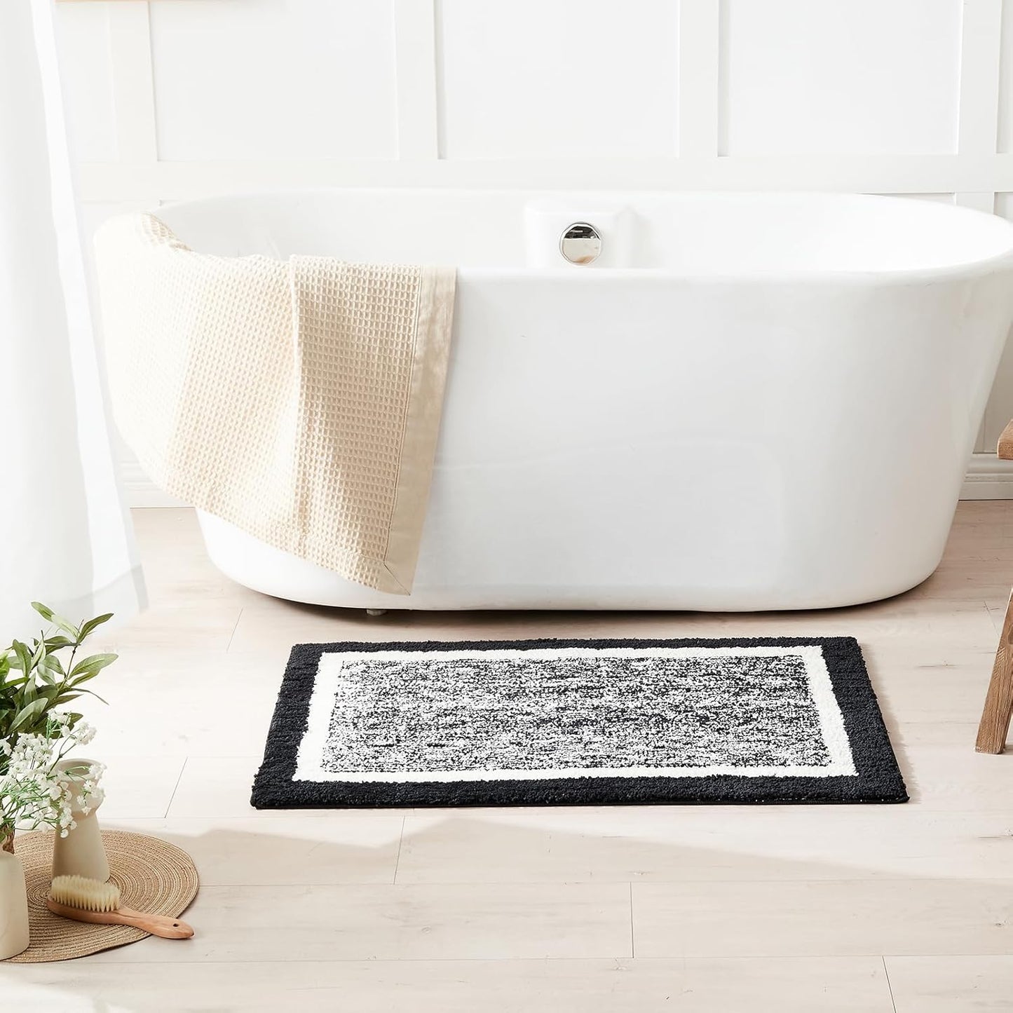 CozeCube Bath mats for Bathroom Non Slip, Fluffy Absorbent Microfiber Bath mat Washable, Aesthetic Bathroom Rugs, Large Jet Black Bath mat, Jet Black, 36" x 24"