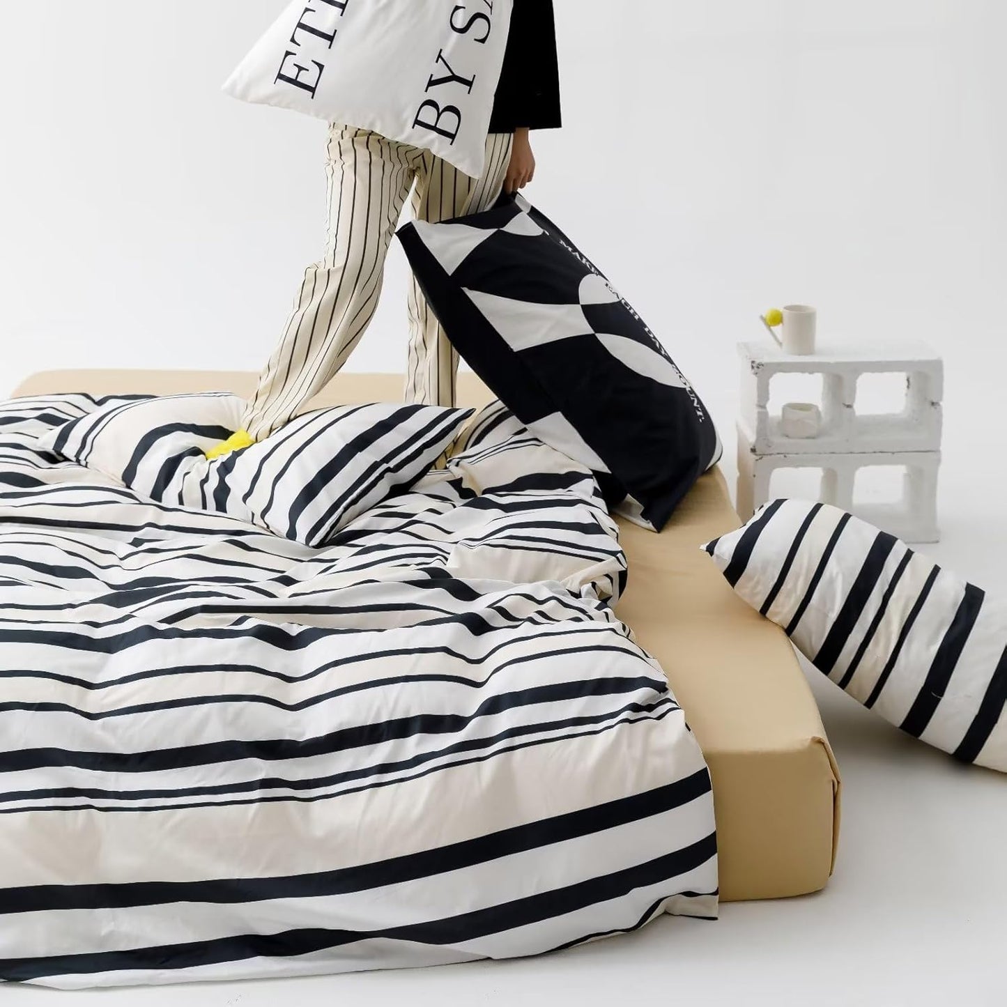 KAREVER Striped Comforter Set King Black and White Comforter Men Women Modern Chic Stripes Bed Comforters Beige Black Striped King Ticking Bedding Comforter Set All Season Hotel Quality Bed Set