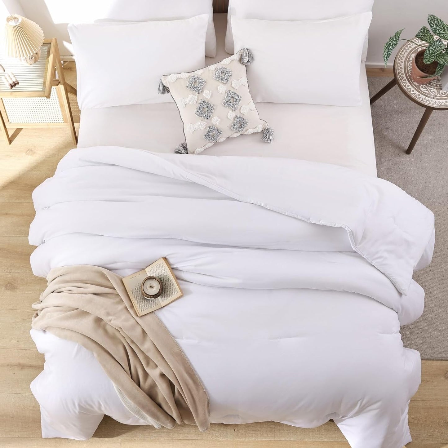 ROSGONIA Comforter Full Size for Girls Boys Teens White, 3pcs (1 Boho Comforter & 2 Pillowcases), Lightweight Dorm Bedding Soft All Season Bed Set