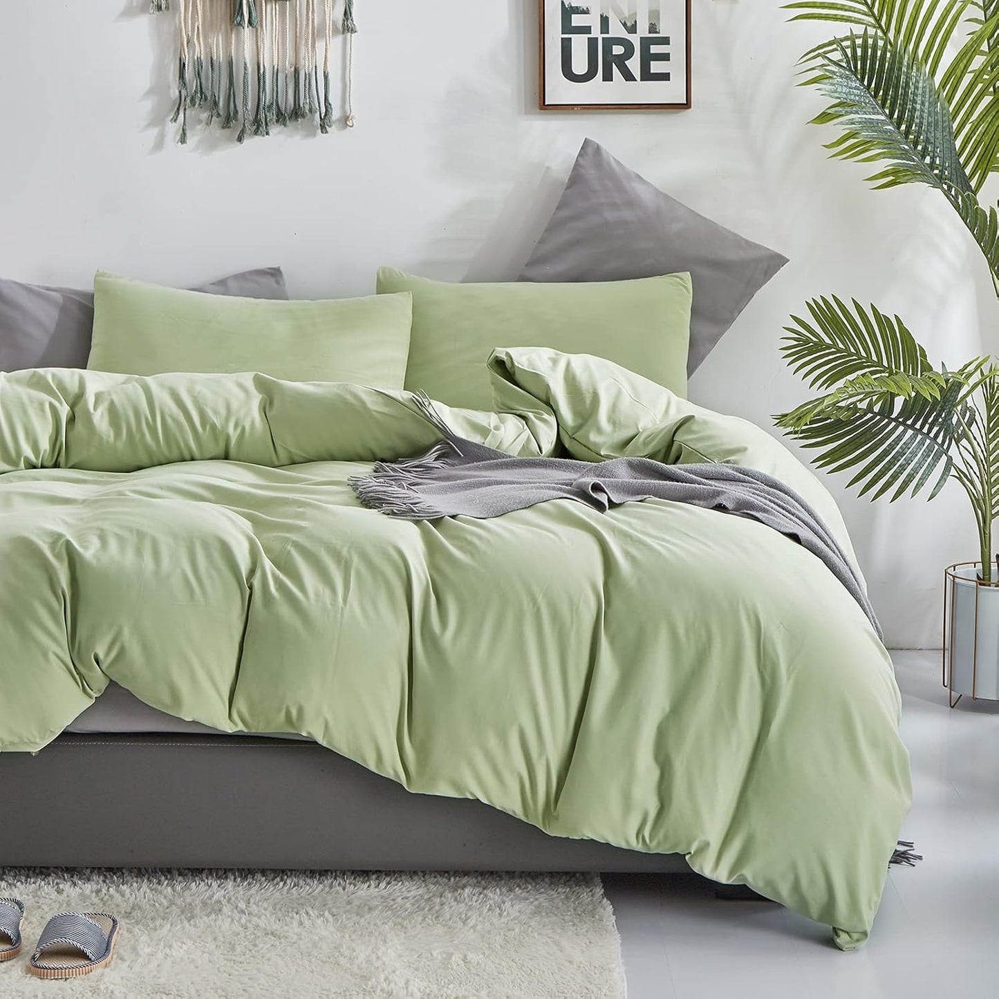 KAREVER Sage Green Comforter Queen Light Green Bedding Set Soft Lightweight 3 Pieces Green Comforter Set 1 Queen Comforter (90x90 inches) with 2 Pillowcases (20x26 inches)