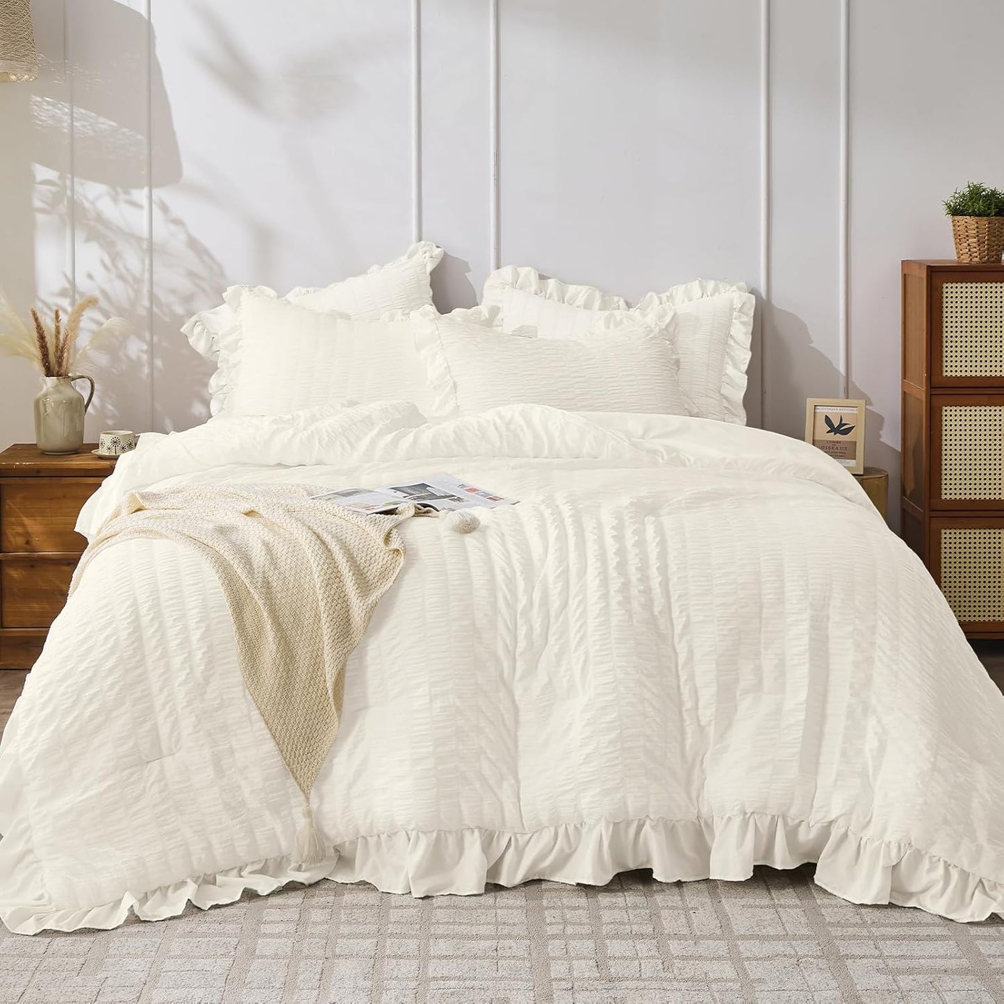 JOLLYVOGUE Ivory Comforter Full Size, 3 Pieces Seersucker Lightweight Full Size Bedding, All Season Fluffy Microfiber Bedding Comforter Set with 1 Ruffle Comforter and 2 Ruffle Pillowshams