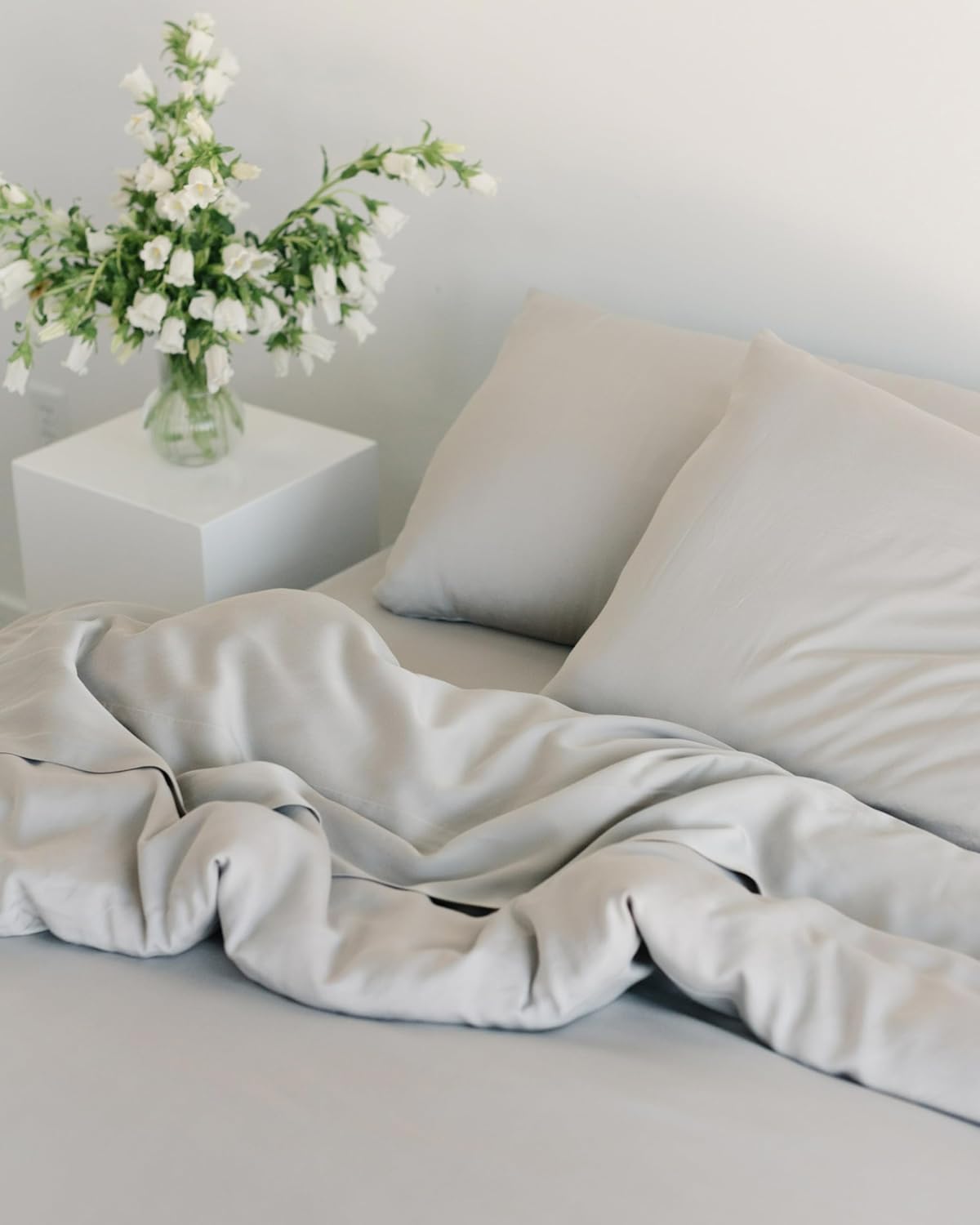 Cozy Earth Luxury Duvet Cover Twin - 100% Viscose from Bamboo - Ultra-Soft, Cooling & Lightweight Duvet Cover - Temperature-Regulating Bedding with Concealed Zip & Interior Snap Closures - Light Grey