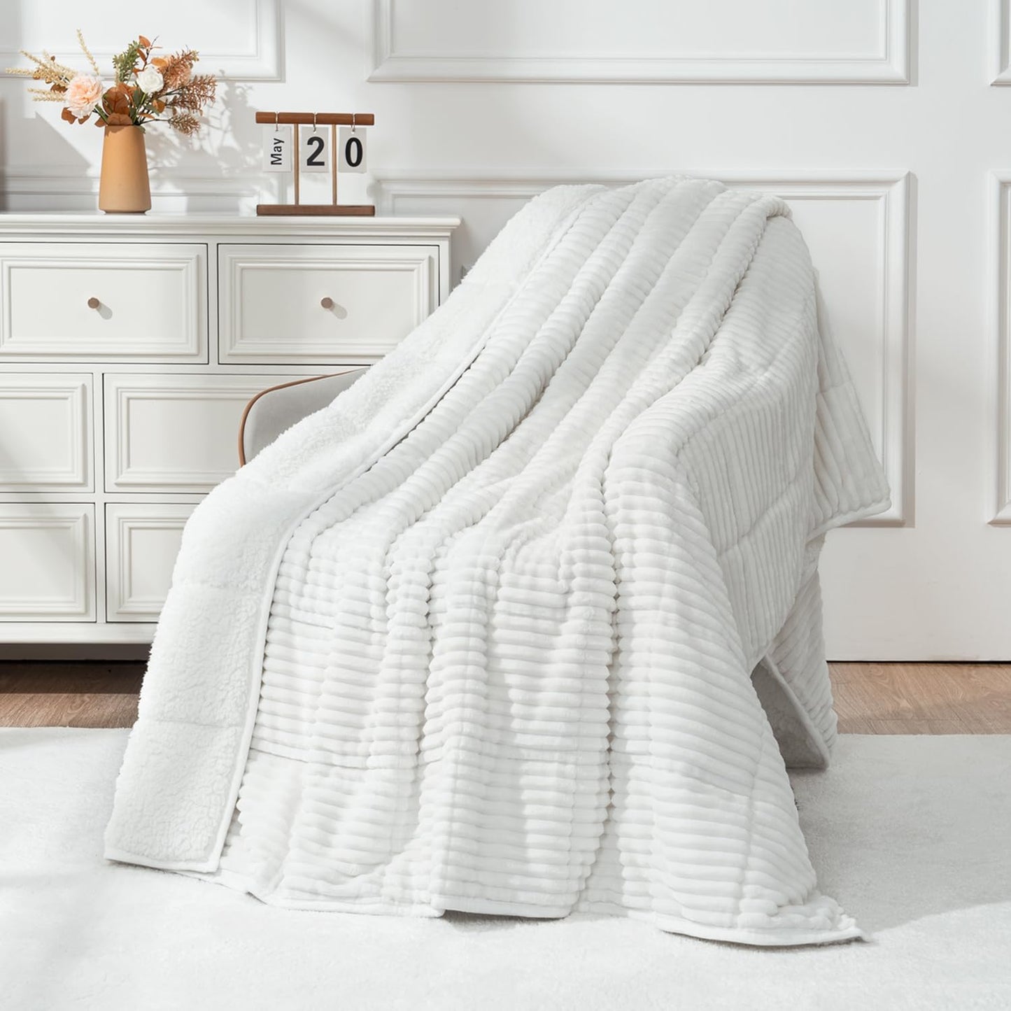 Uttermara Weighted Blanket for Adults Queen Size 15lbs, Striped Ribbed Fuzzy Heavy Blanket, Dual-Sided Ultra Cozy Sherpa & Super Soft Flannel for Sleep, 60x80 Inches, White