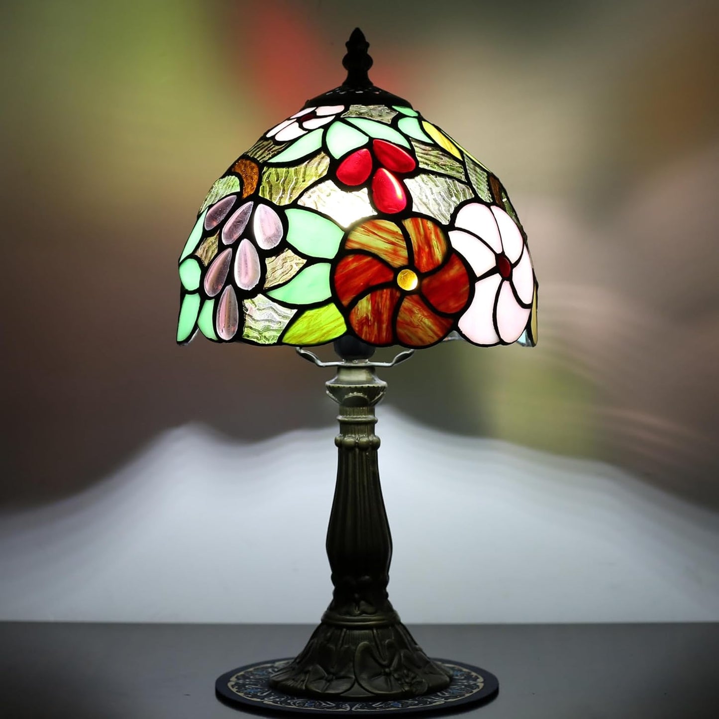 Tiffany Table lamp, Suitable for Bedroom nightstands and Living Rooms. A Colored Glass Table lamp with a Size of 8 inches, which can be Used as a Reading lamp for Home and Office.