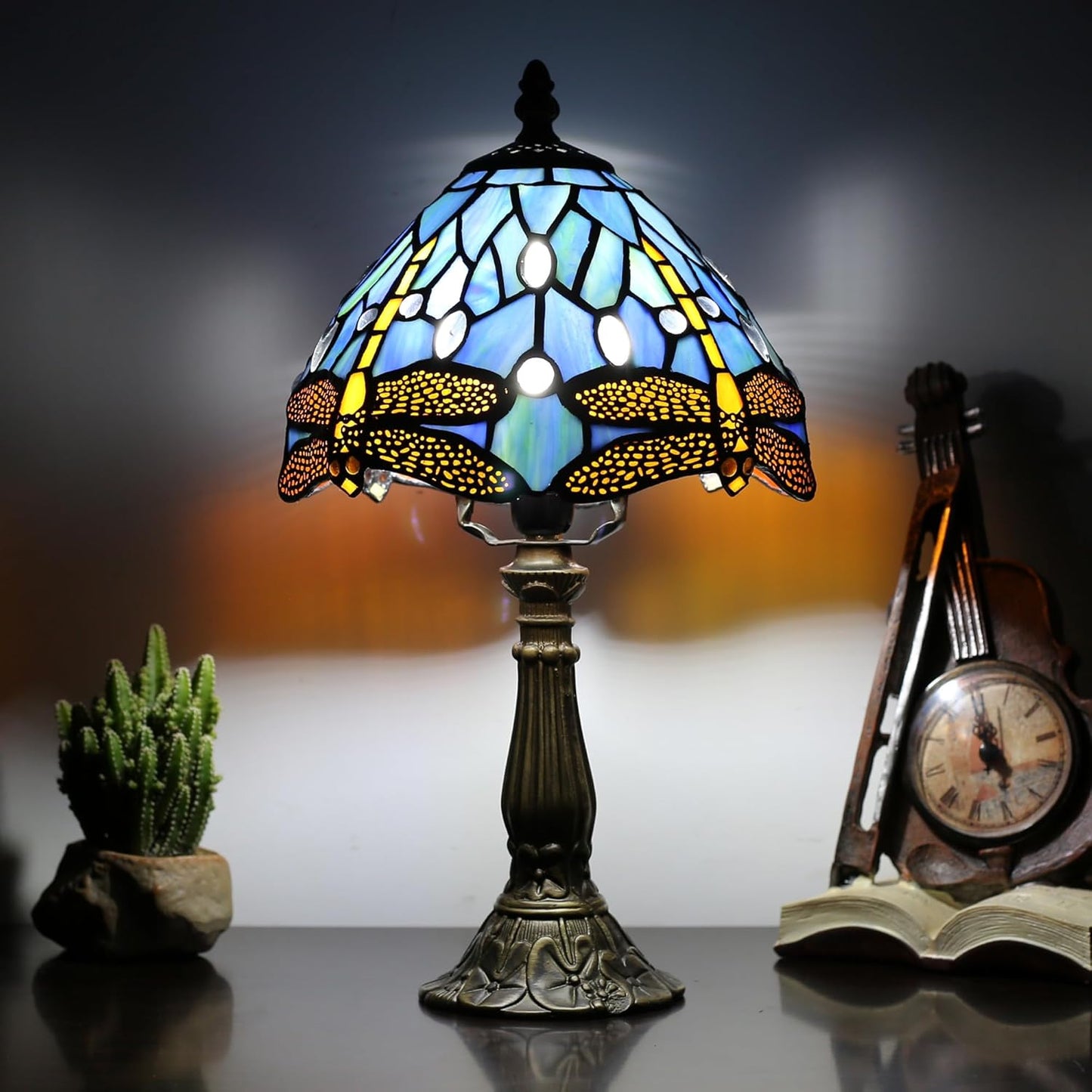 Tiffany Table lamp 8-inch Small Stained Glass lamp in a Vintage Dragonfly Pattern Style can be Used as a Decoration for The Living Room Bedside in The Bedroom or Desk