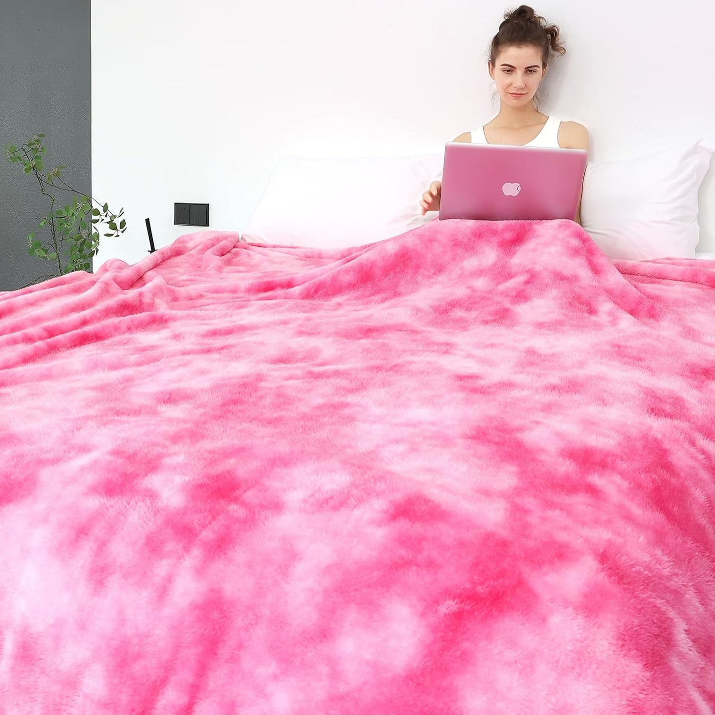 obinsm Warm Blanket Pink Soft Fleece Blankets Throw Blankets for Bed