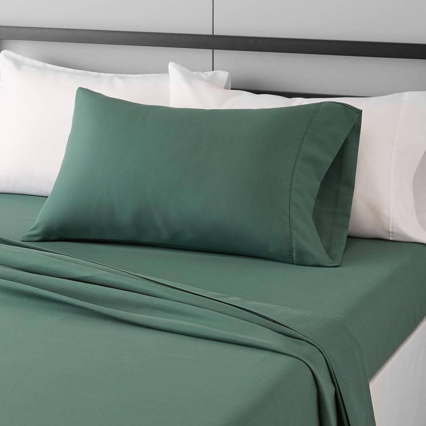 Amazon Basics Lightweight Super Soft Easy Care Wrinkle-Free Breathable Microfiber 3-Piece Bed Sheet Set with 14-Inch Deep Pockets, Twin XL, Emerald Green, Solid