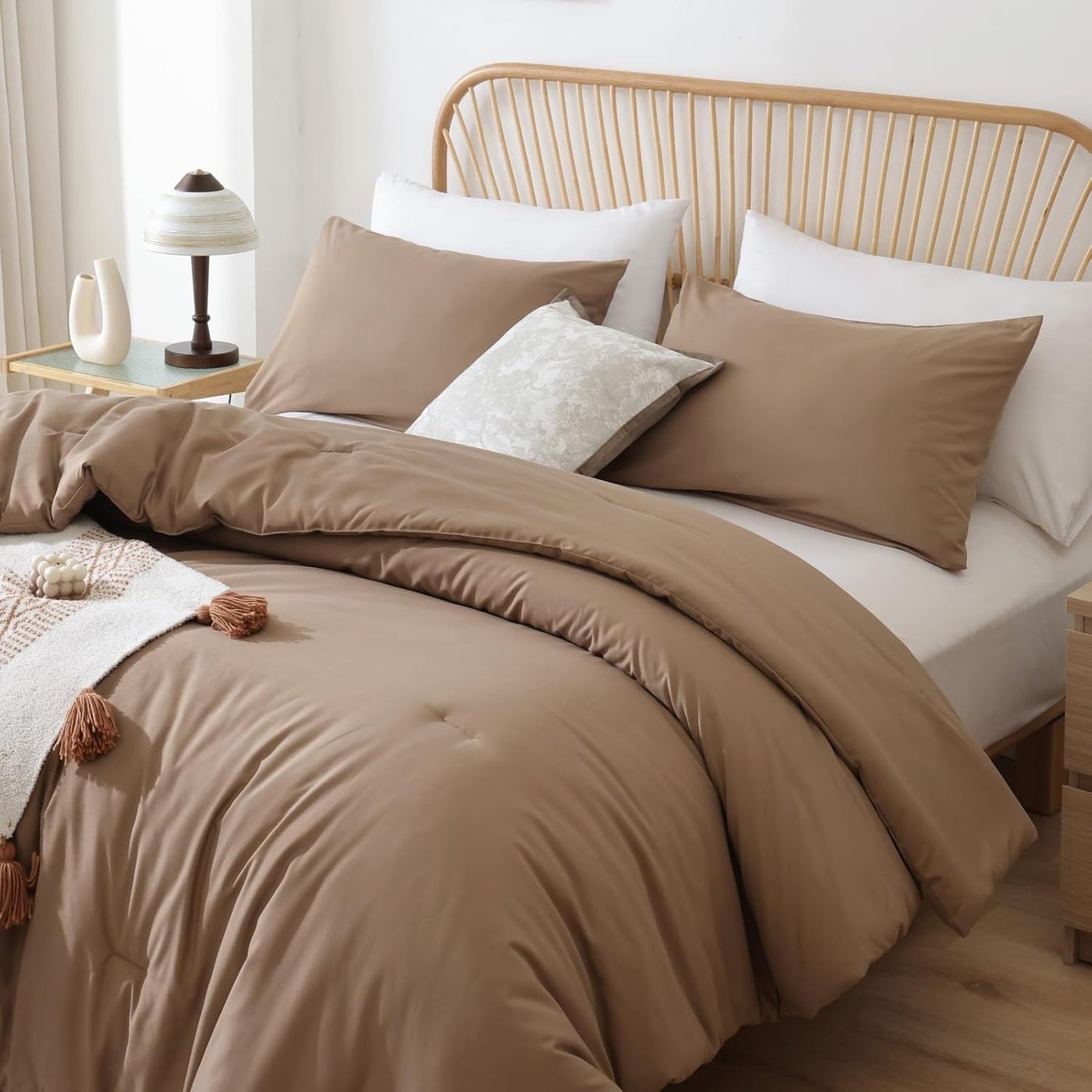 ROSGONIA Oversized King Comforter Dark Khaki, 3pcs (1 Boho Comforter & 2 Pillowcases) Lightweight Oversized King Size Comforter Sets Bedding Blanket