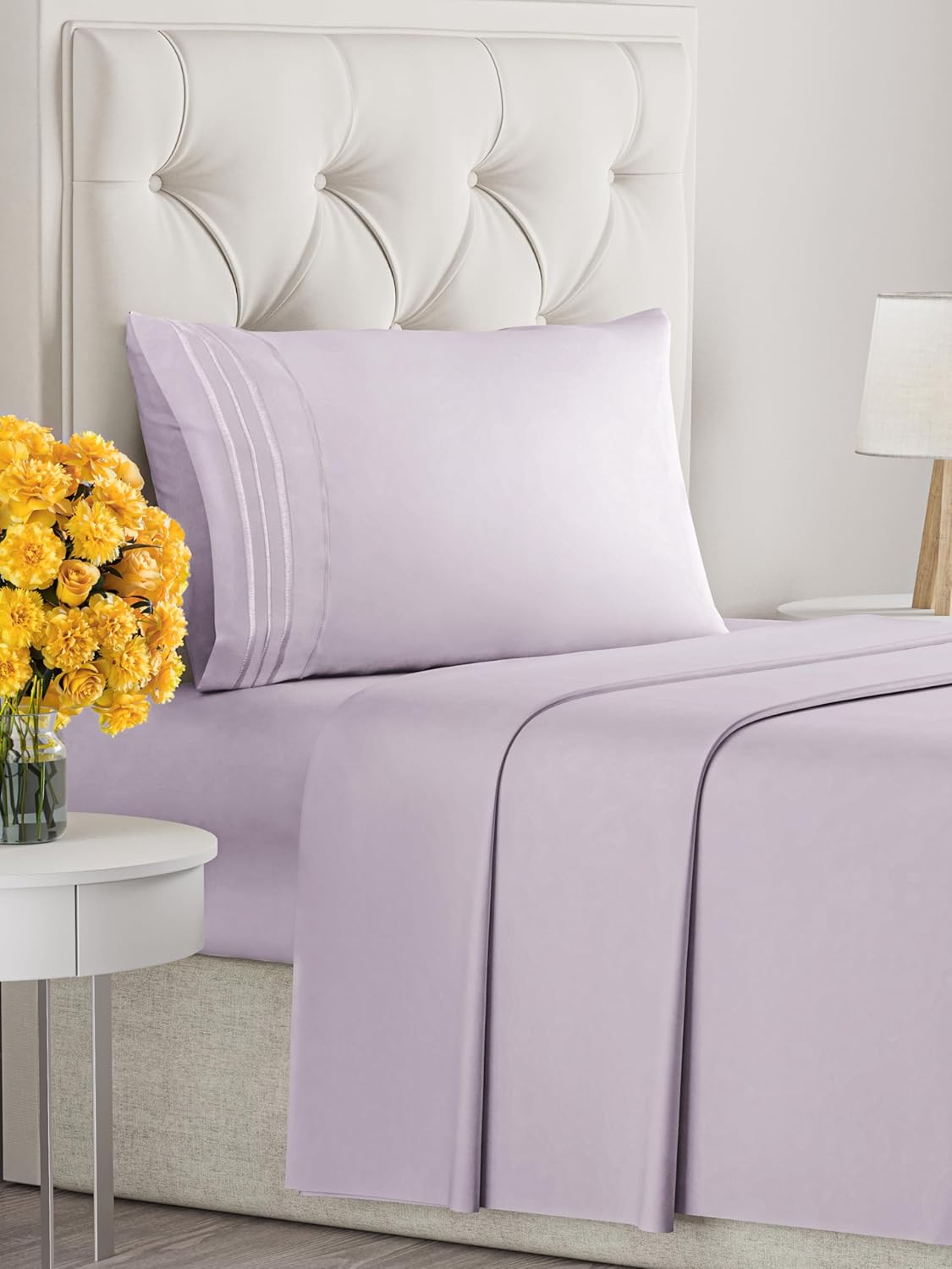Twin XL Size 3-Piece Sheet Set - Extra Soft, Breathable & Cooling - Hotel Luxury Durable Bed Sheets for Women & Men - Deep Pockets, Easy-Fit & Wrinkle-Free - Light Lilac Oeko-Tex