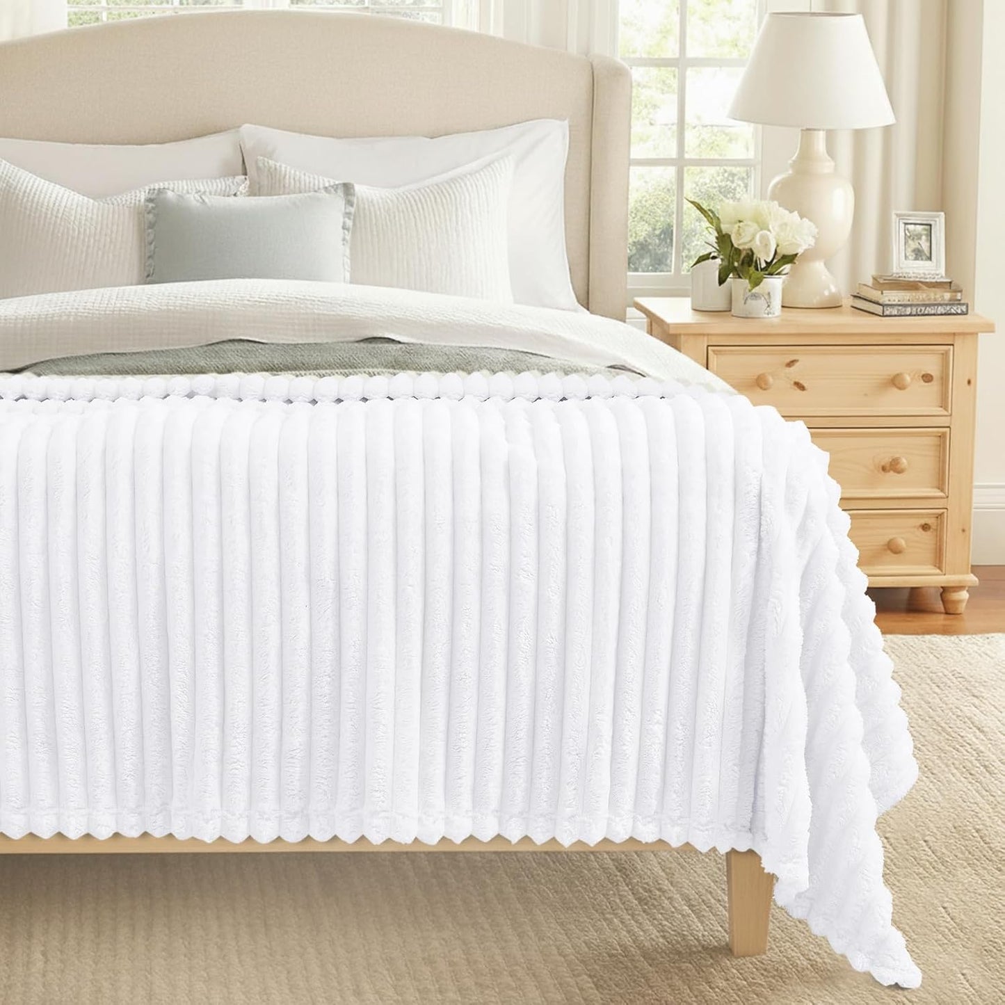 decorUhome Christmas Soft Fleece White Blanket King Size for Bed, Cozy Fluffy Plush Flannel Large Striped Throws for Couch Sofa, Lightweight Decorative Fuzzy Blanket for Woman, 108x90 Inches