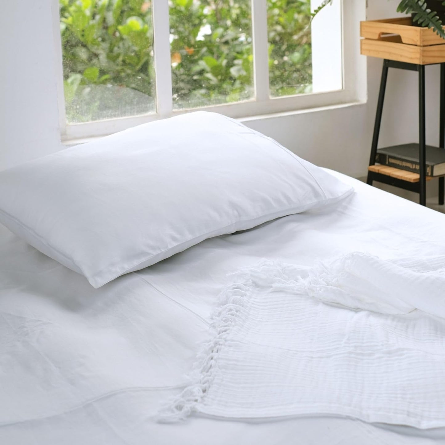 Salt Earth 100% Cotton Muslin Throw Blanket, Gauze Blanket 50"X60" Throw with Tassel 4 Layered for Couch, Bed, Living Room, Lightweight & All Season Blankets & Throws, Nature & Skin Friendly(White)