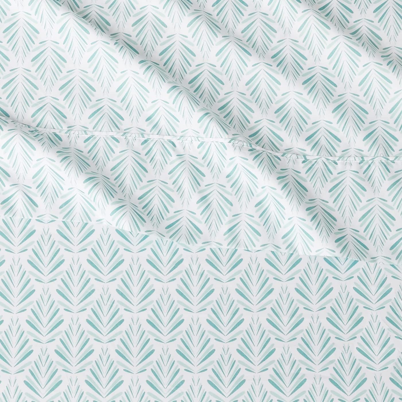 Amazon Basics Lightweight Super Soft, Breathable Easy Care Microfiber 4 Piece Bed Sheet Set With 14" Deep Pockets, King, Aqua Fern, Printed